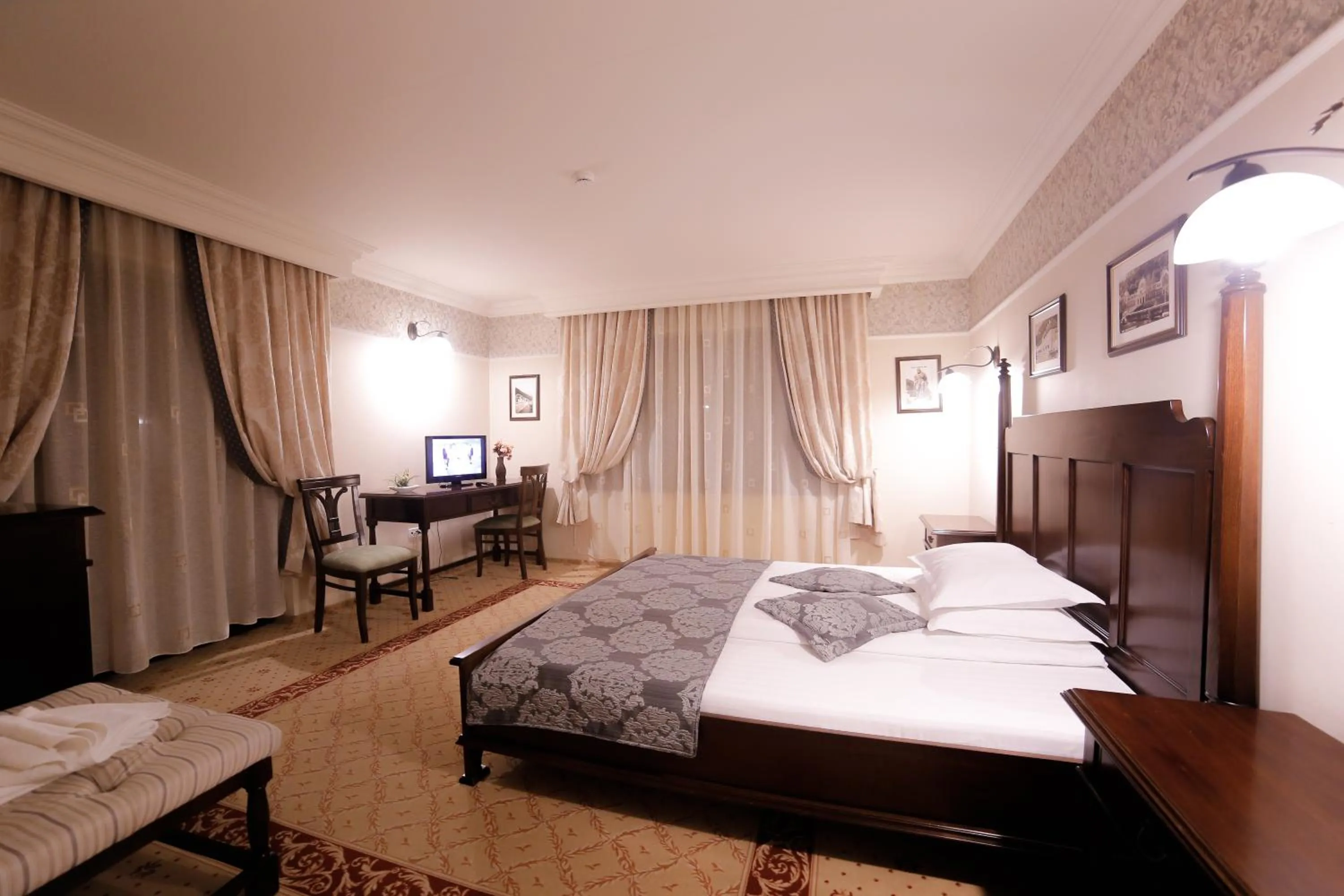 Photo of the whole room, Bed in Pension Noblesse