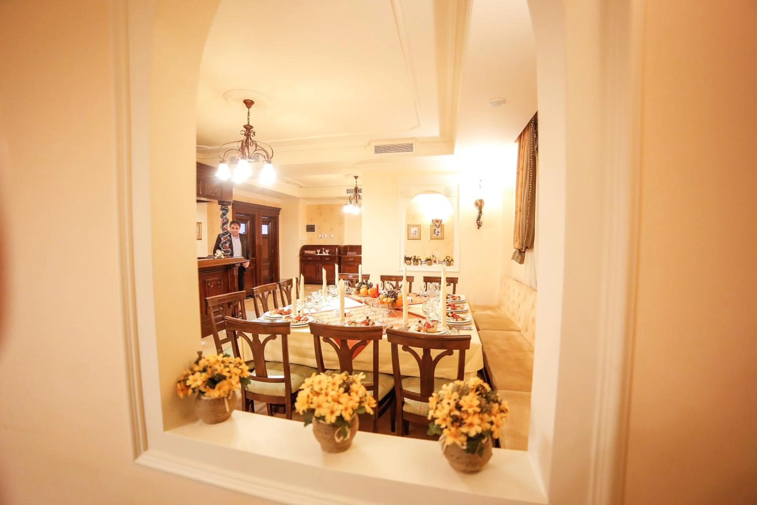 Restaurant/places to eat in Pension Noblesse