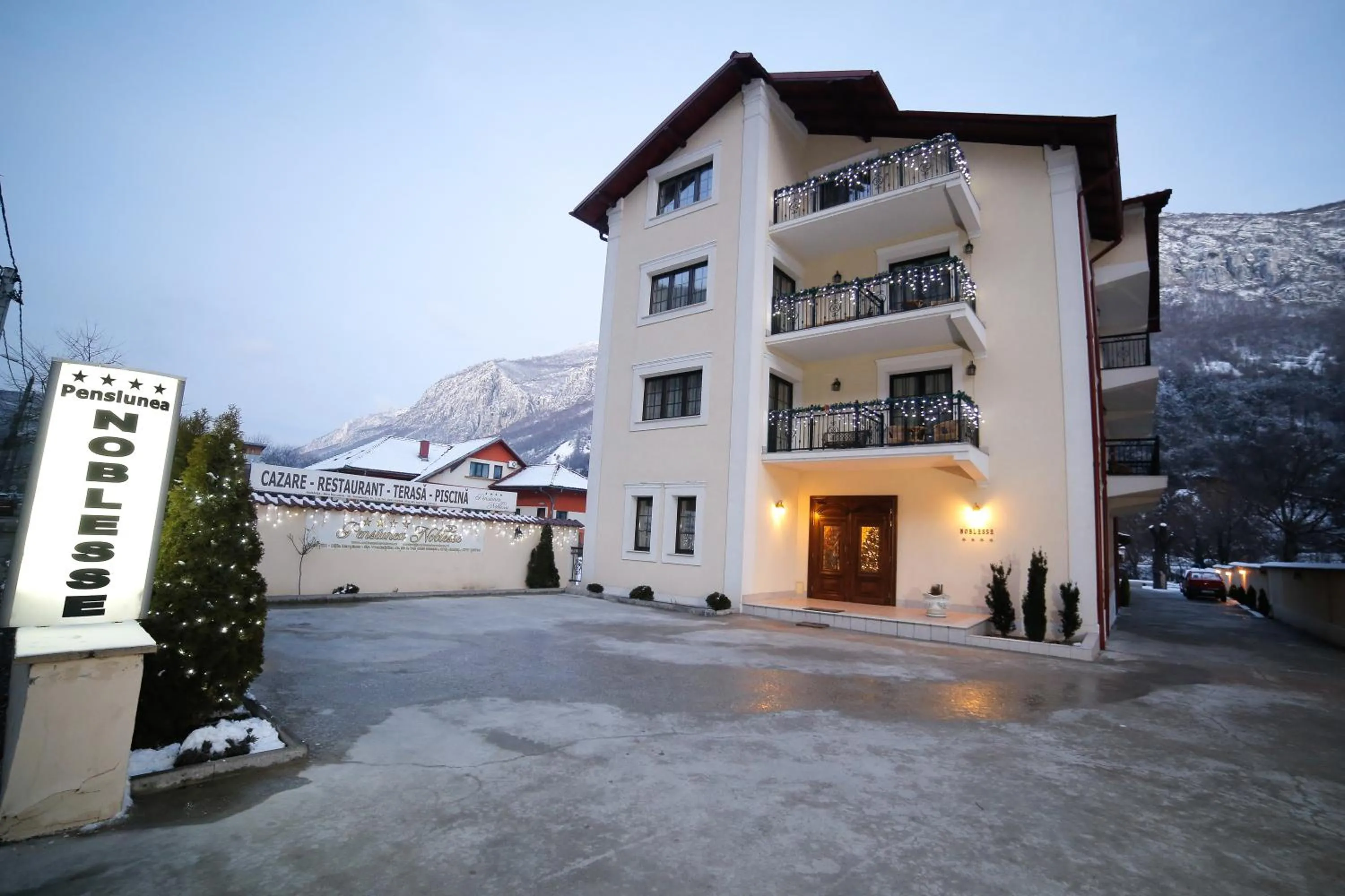 Facade/entrance in Pension Noblesse