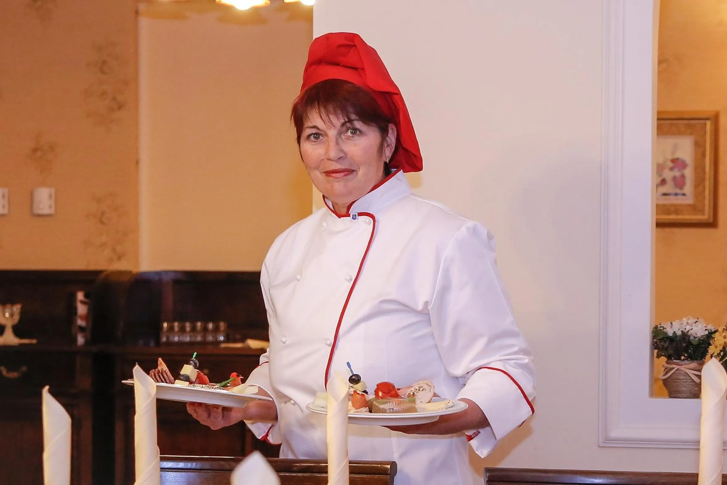 Restaurant/places to eat in Pension Noblesse