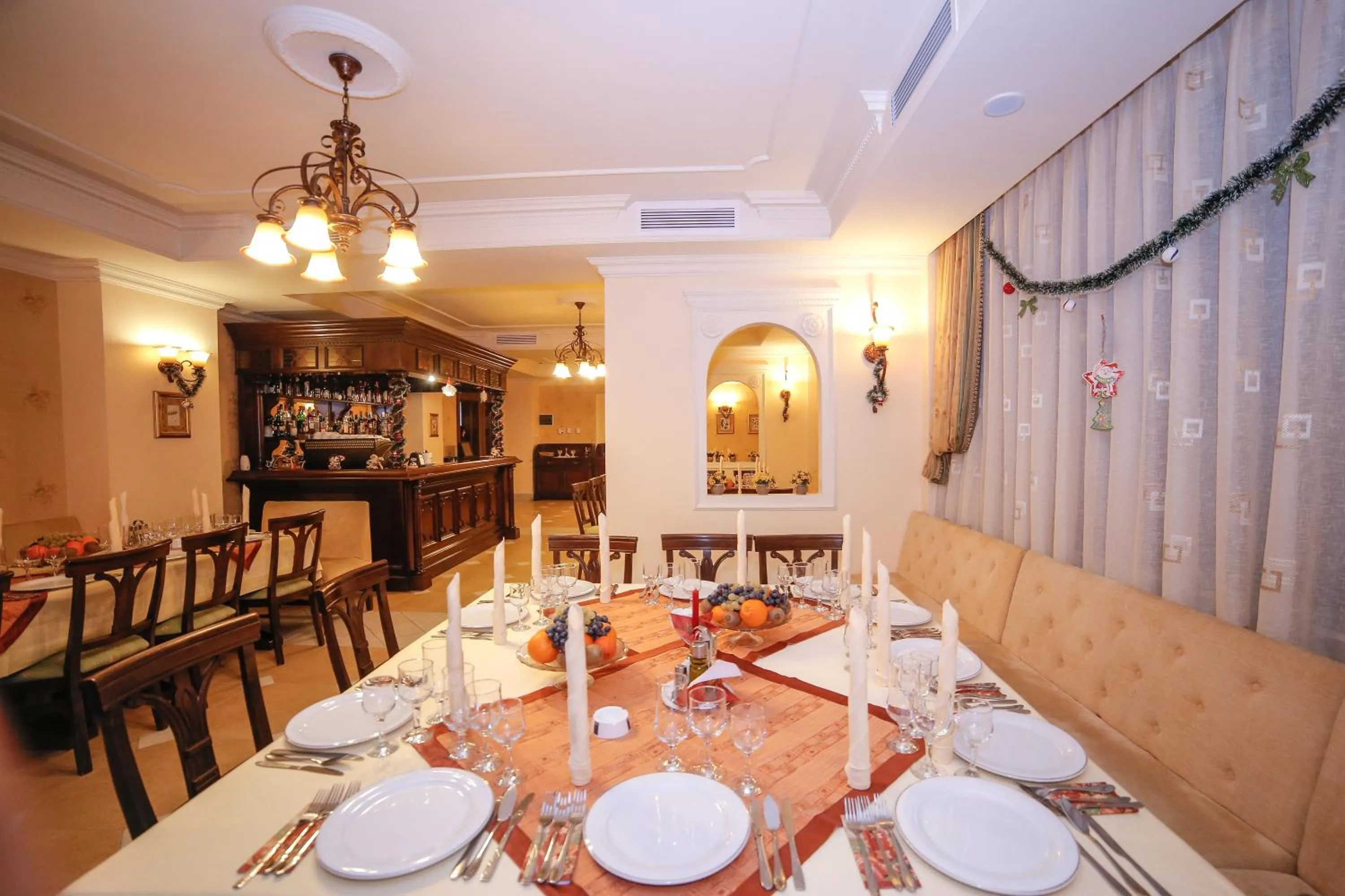 Restaurant/places to eat in Pension Noblesse