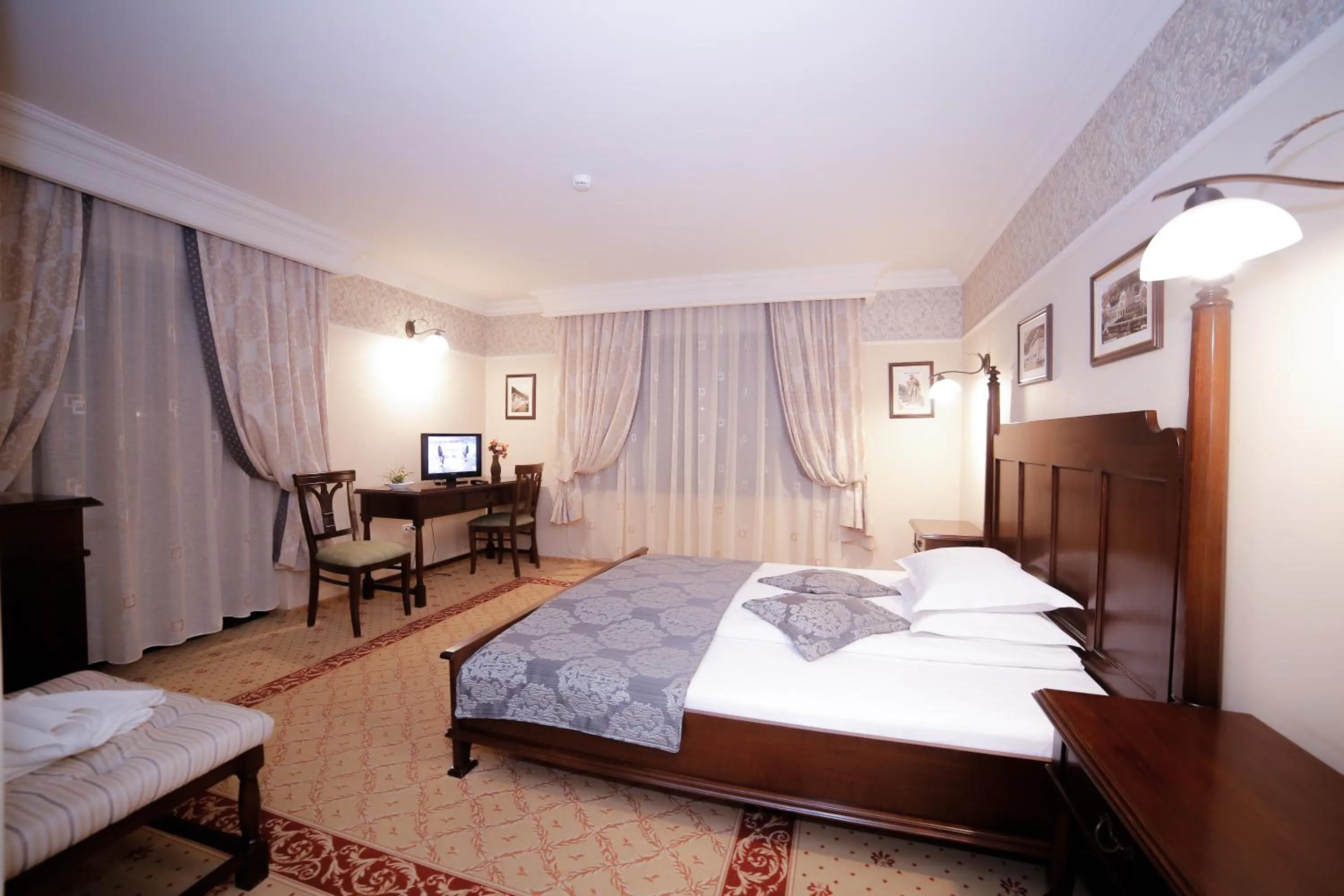 Photo of the whole room, Bed in Pension Noblesse