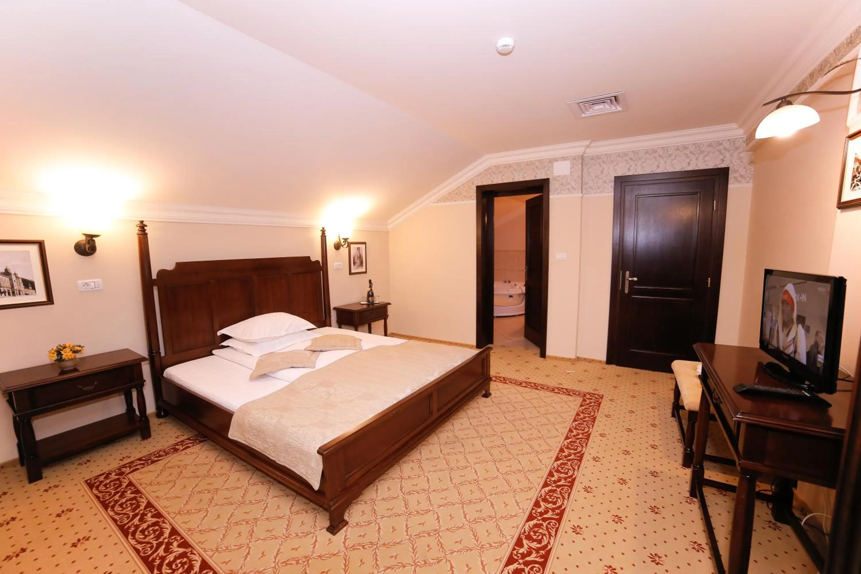 Photo of the whole room, Bed in Pension Noblesse