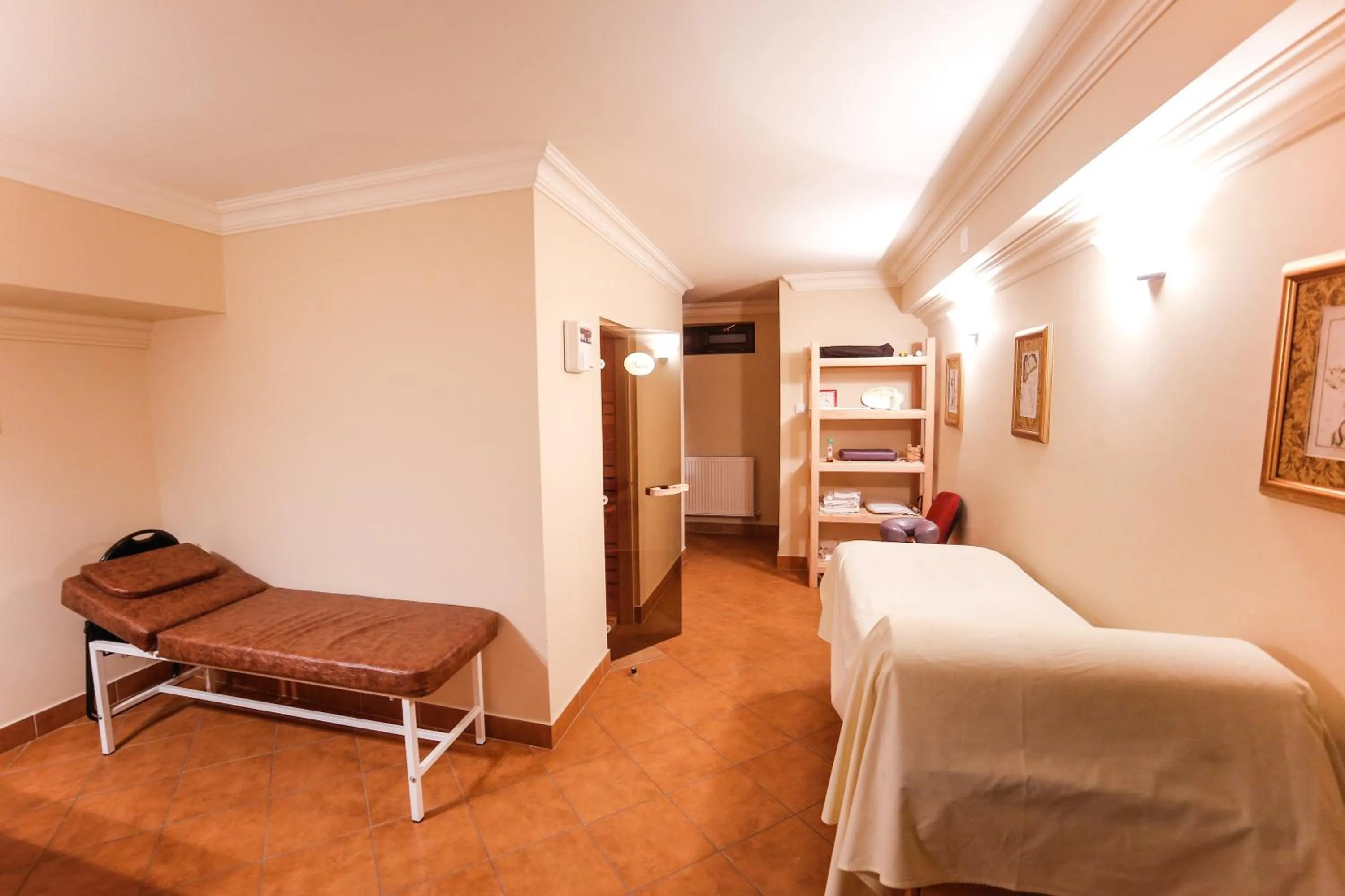 Massage, Bed in Pension Noblesse