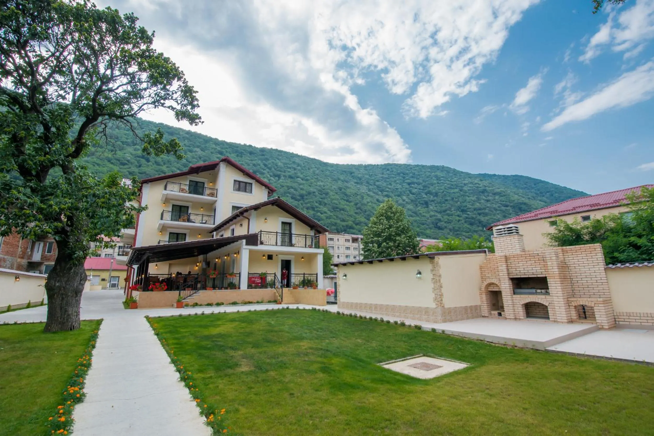 Facade/entrance in Pension Noblesse