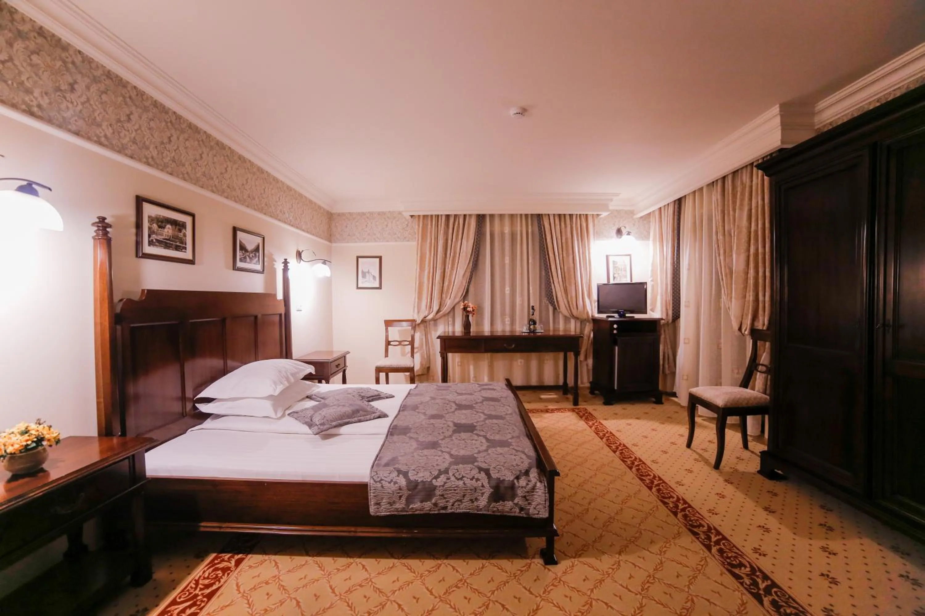 Photo of the whole room, Bed in Pension Noblesse