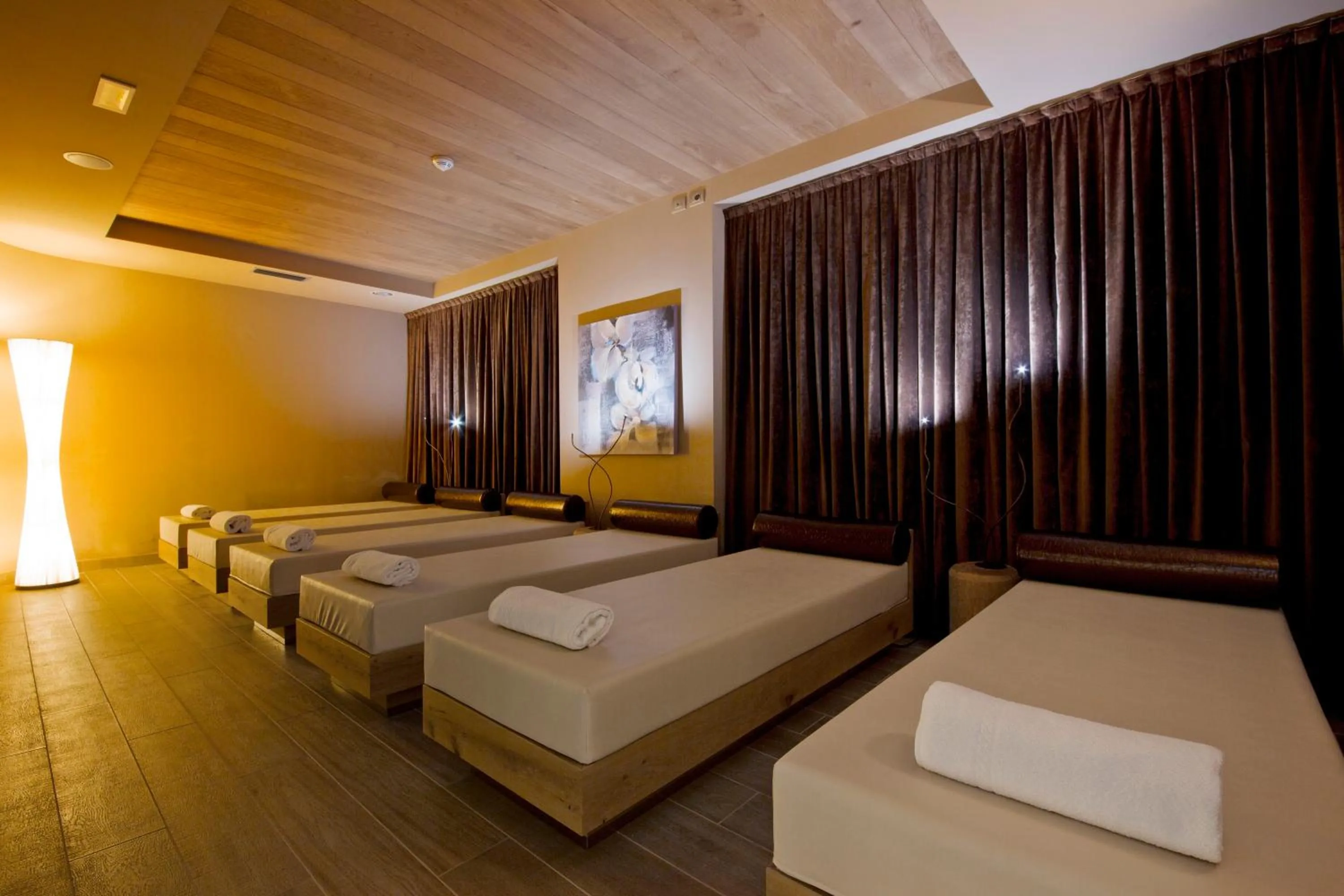 Spa and wellness centre/facilities, Bed in Hotel Ambassador