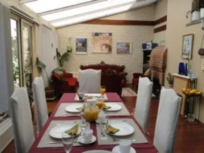 Restaurant/places to eat in B&B La Villa Zarin