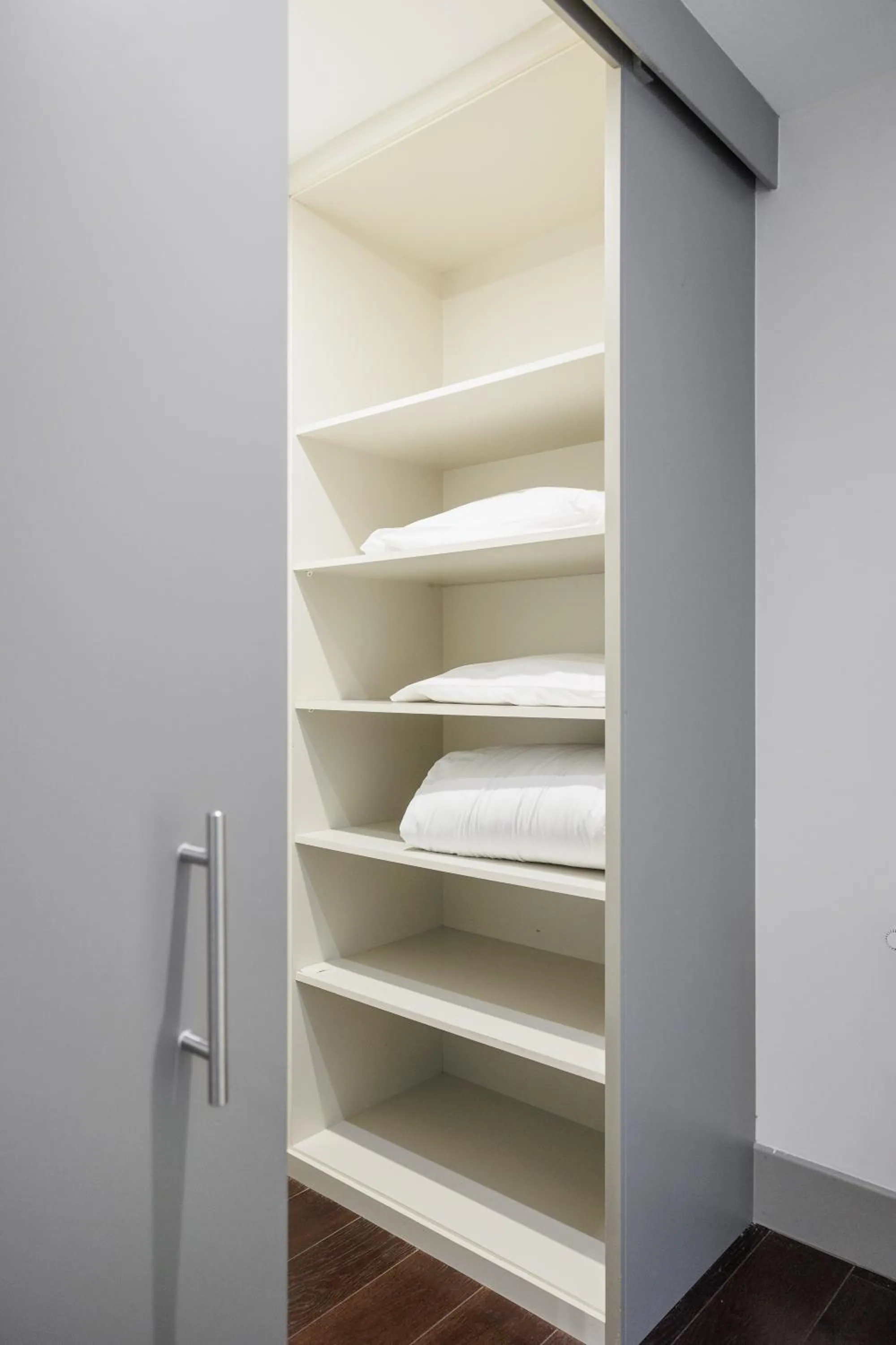 wardrobe in Slow Suites Gran Vía