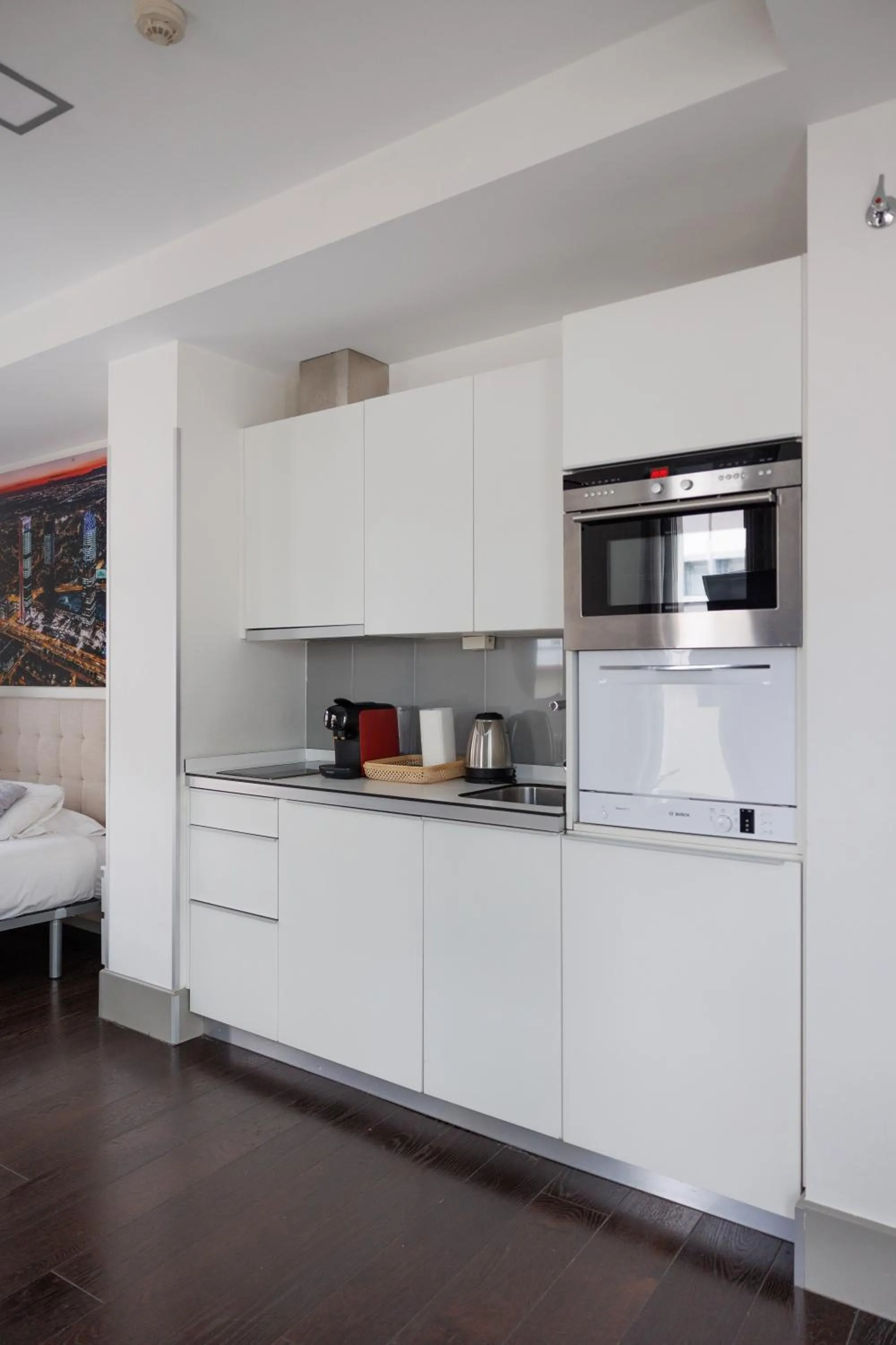 kitchen in Slow Suites Gran Vía