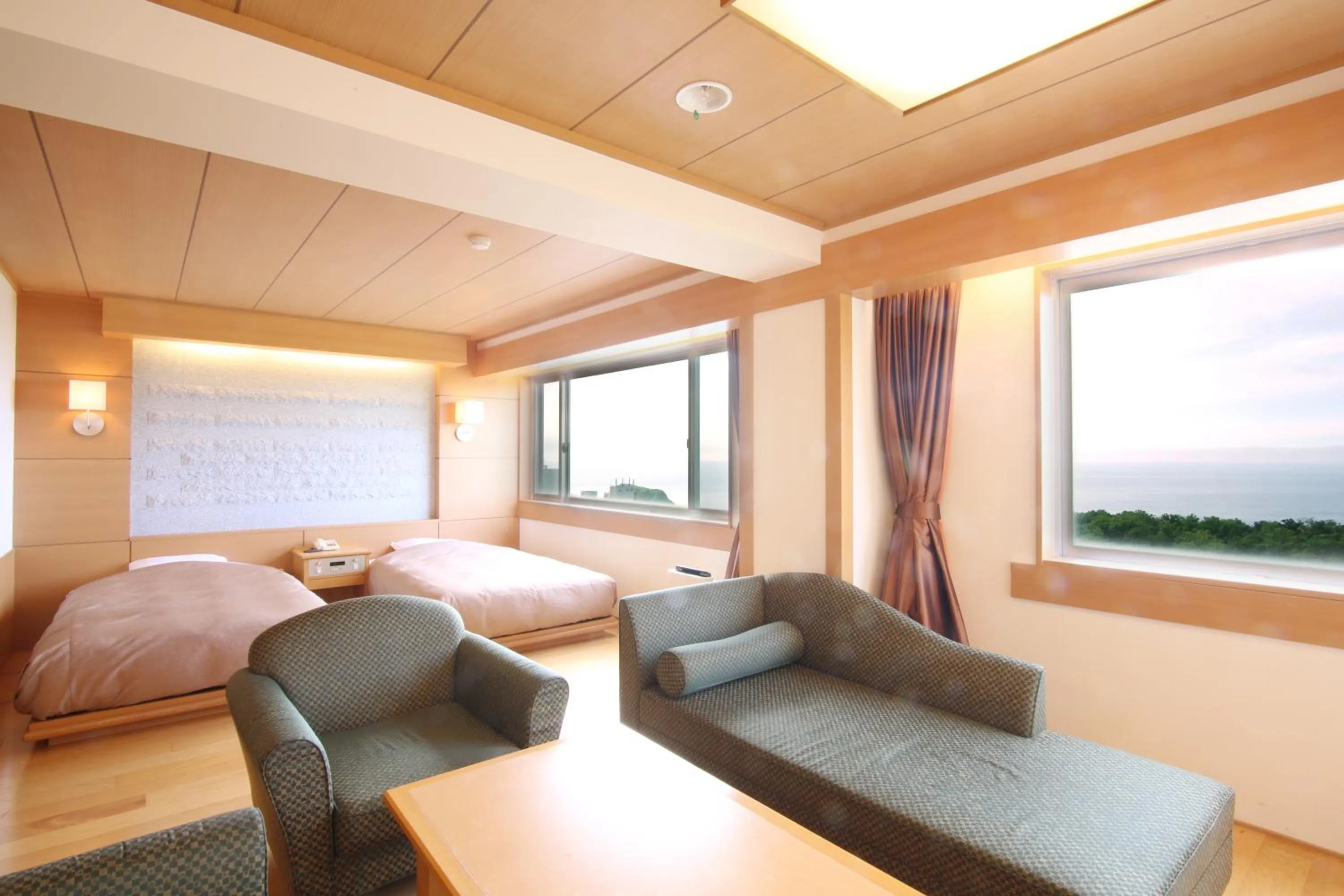 Living room, Bed in Shiretoko Daiichi Hotel