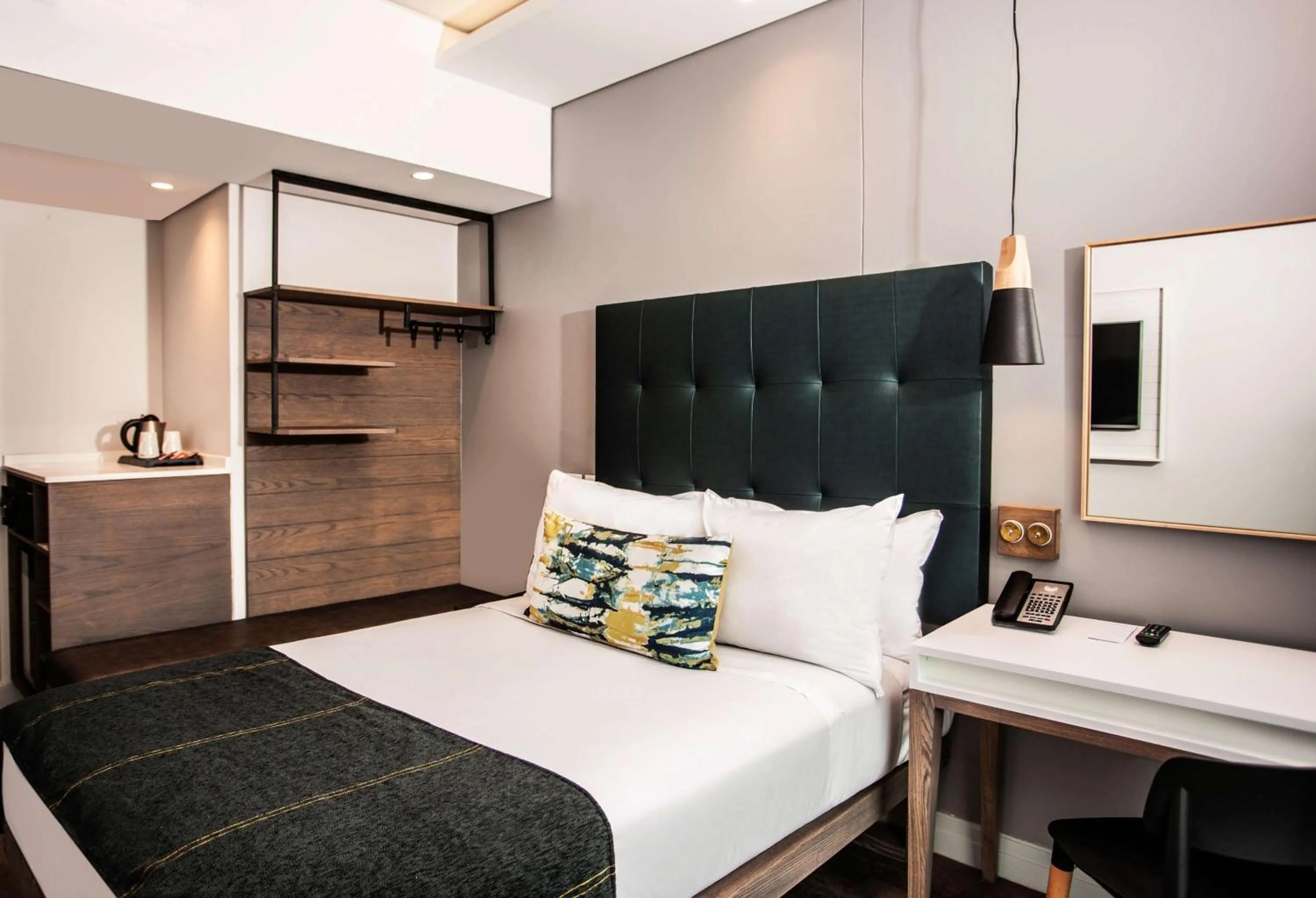 Photo of the whole room, Bed in StayEasy Maputo