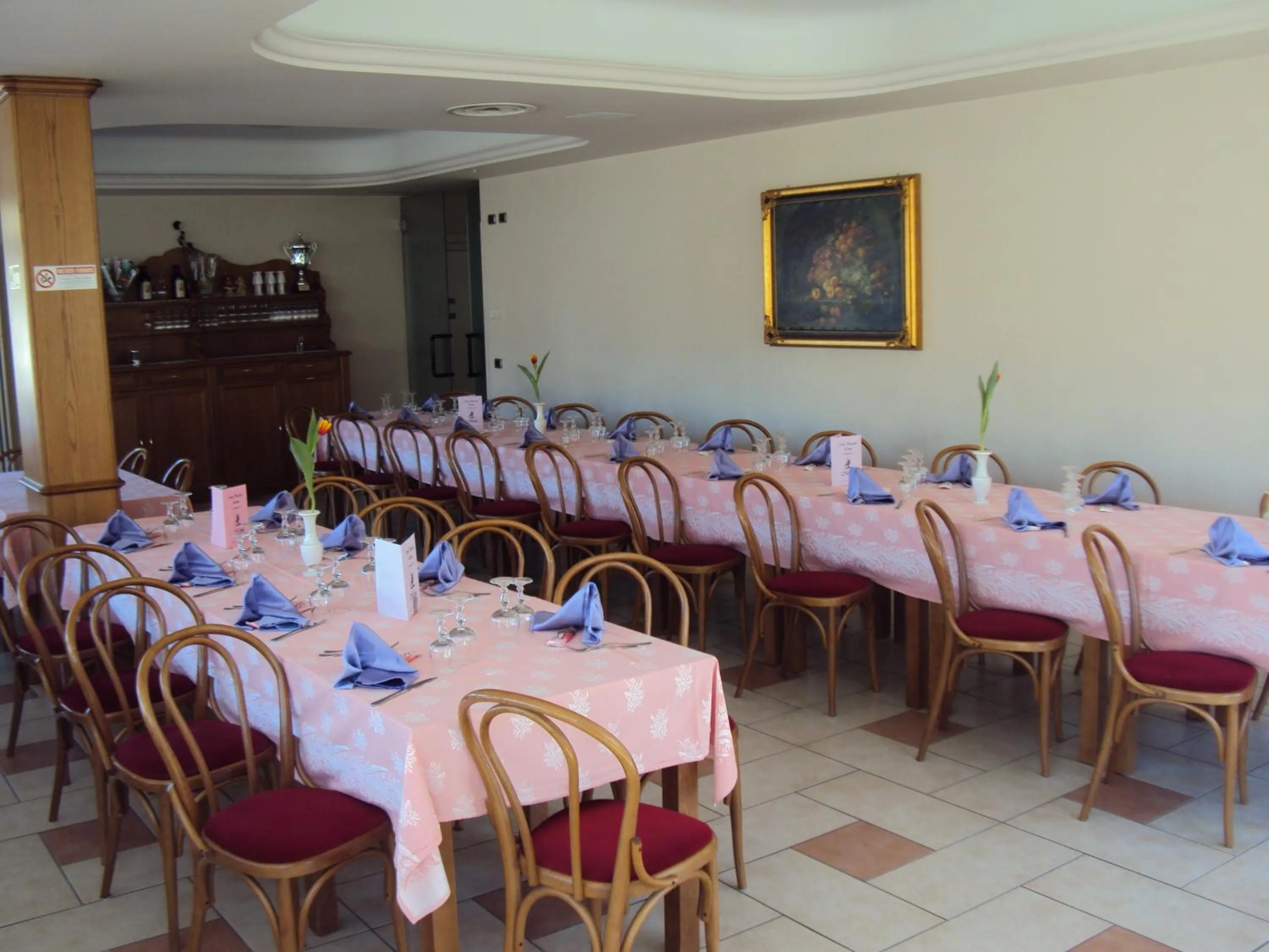Restaurant/places to eat in Hotel Cavaria