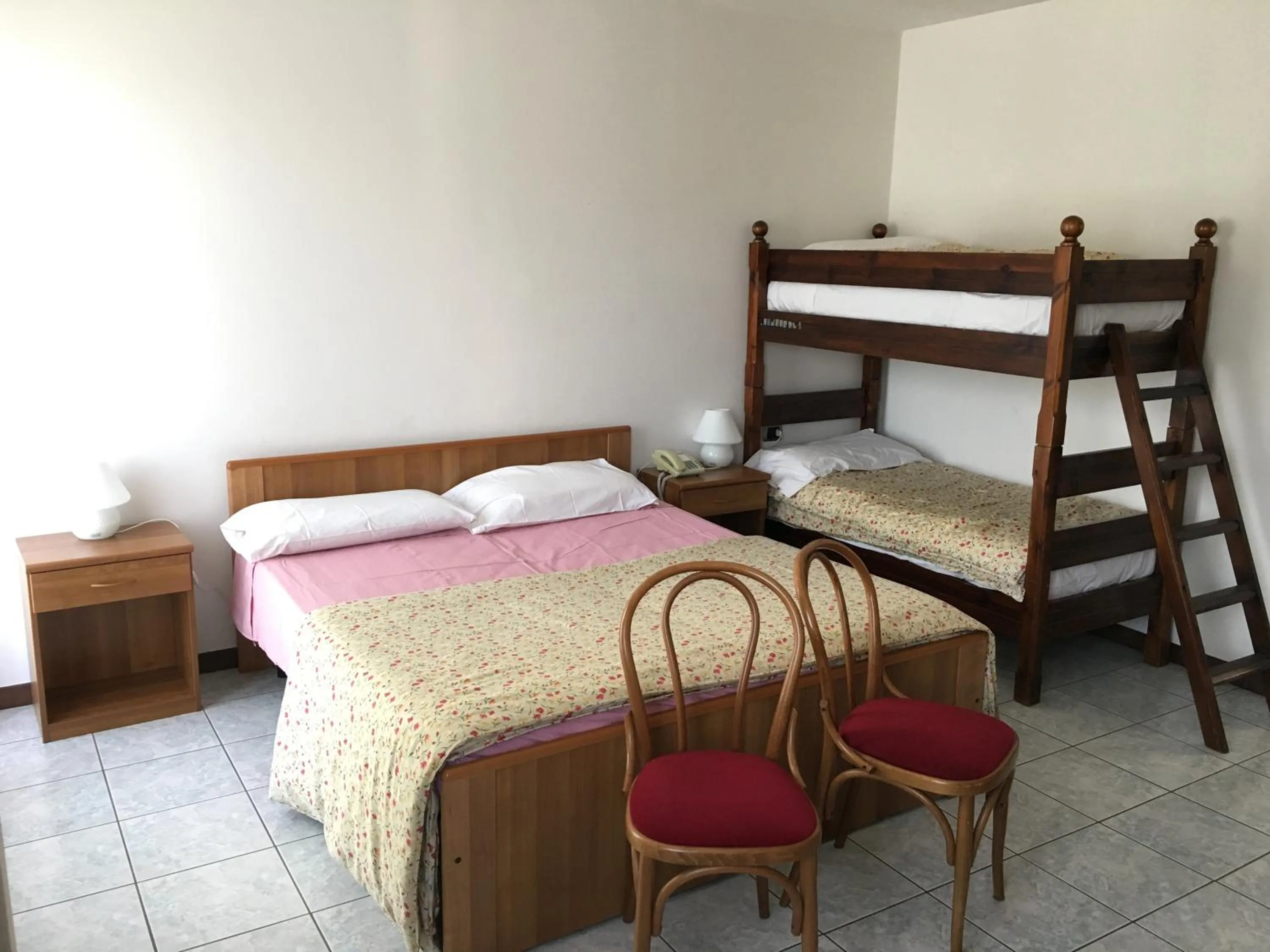 Photo of the whole room, Bed in Hotel Cavaria
