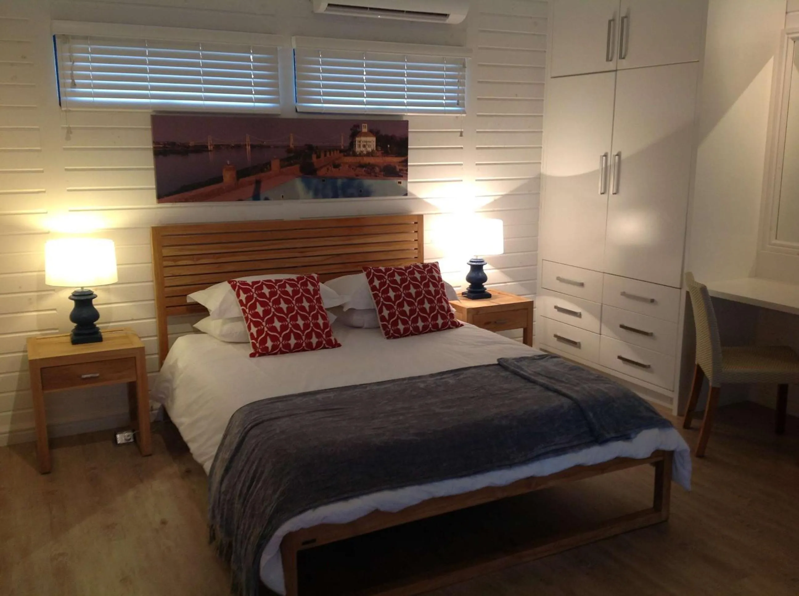 Photo of the whole room, Bed in Tete Ferry Sun