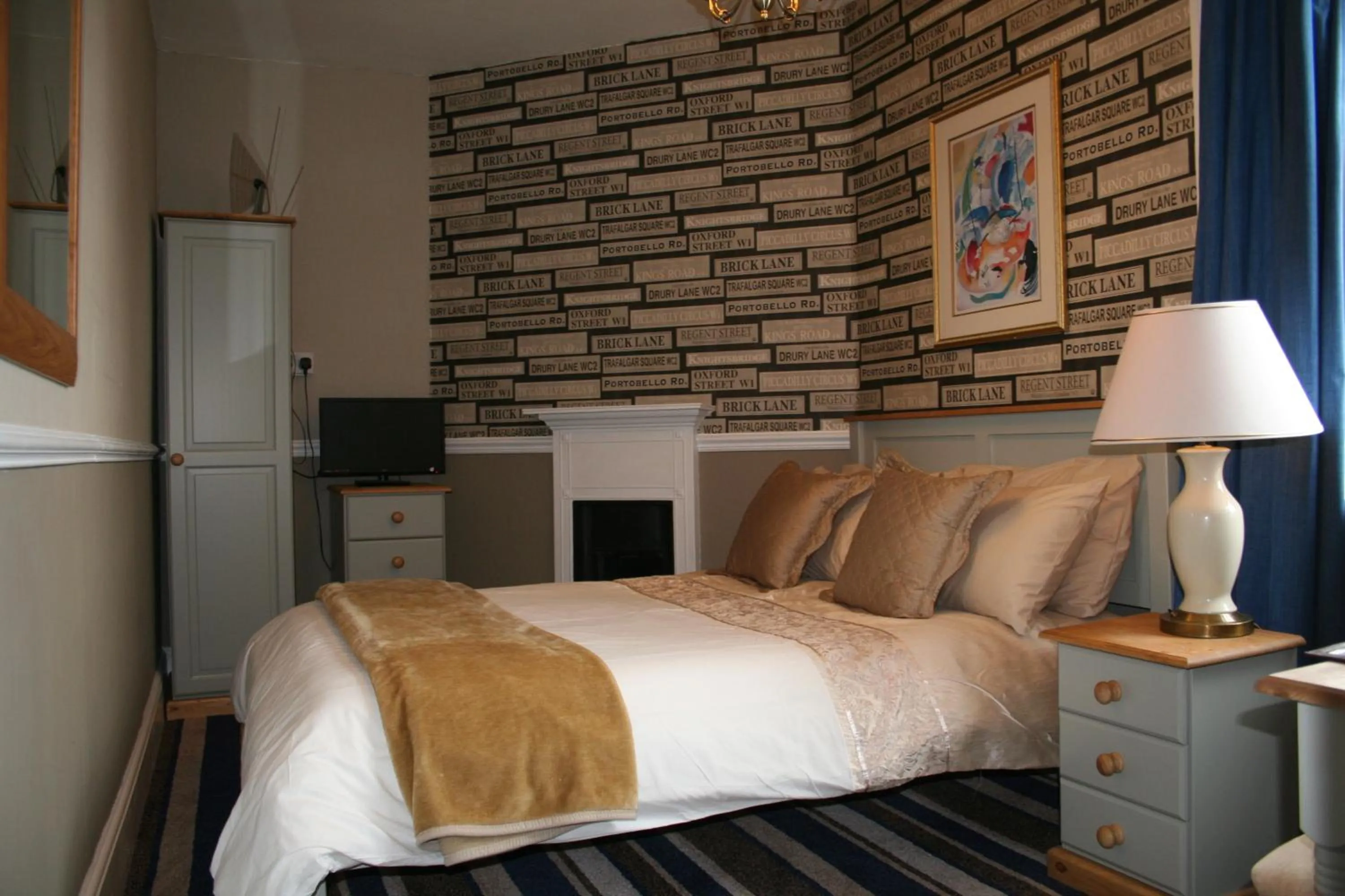 Bedroom, Bed in Central Station