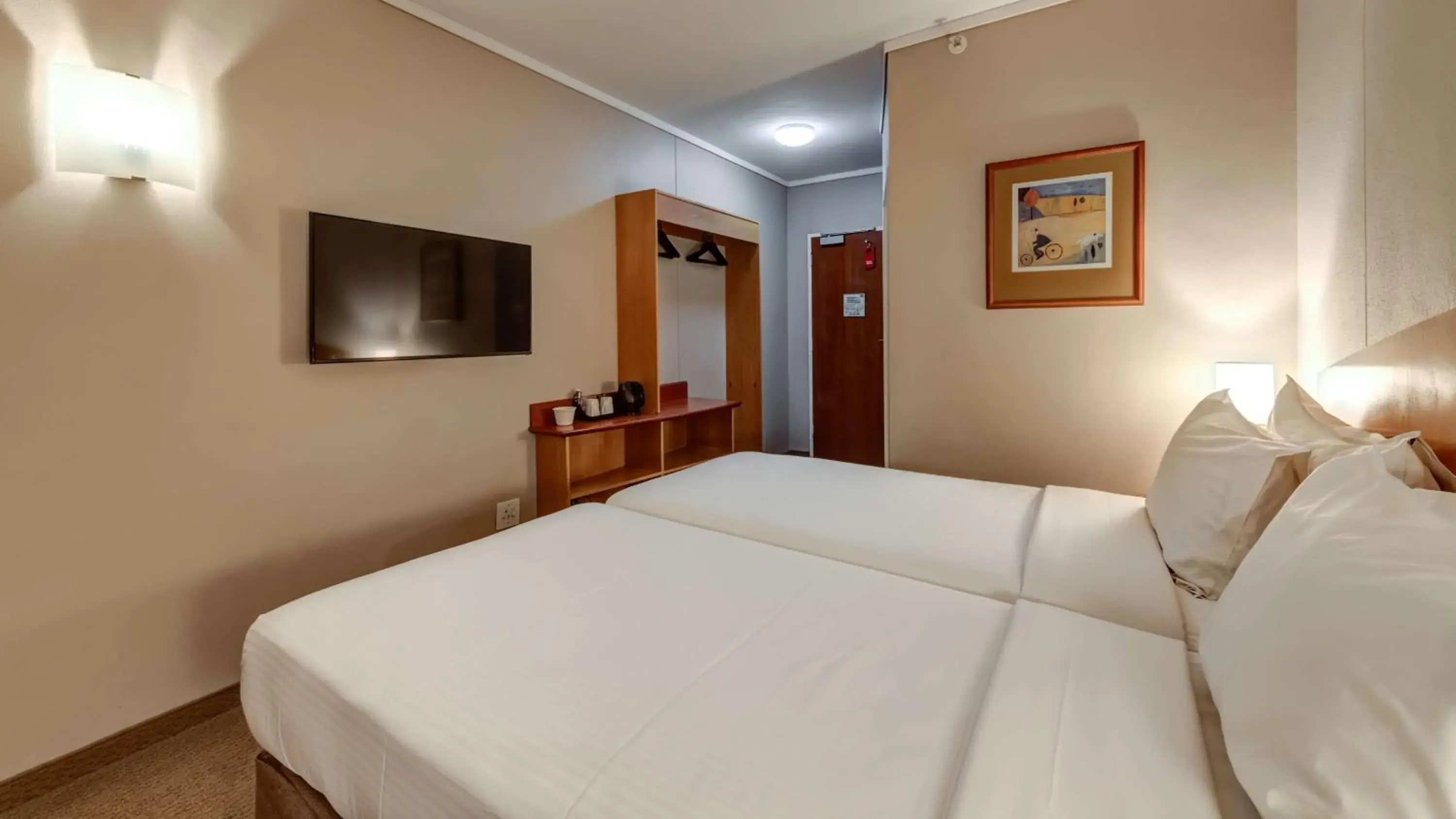 Photo of the whole room, Bed in StayEasy Pretoria Photo of the whole room, Bed in StayEasy Pretoria