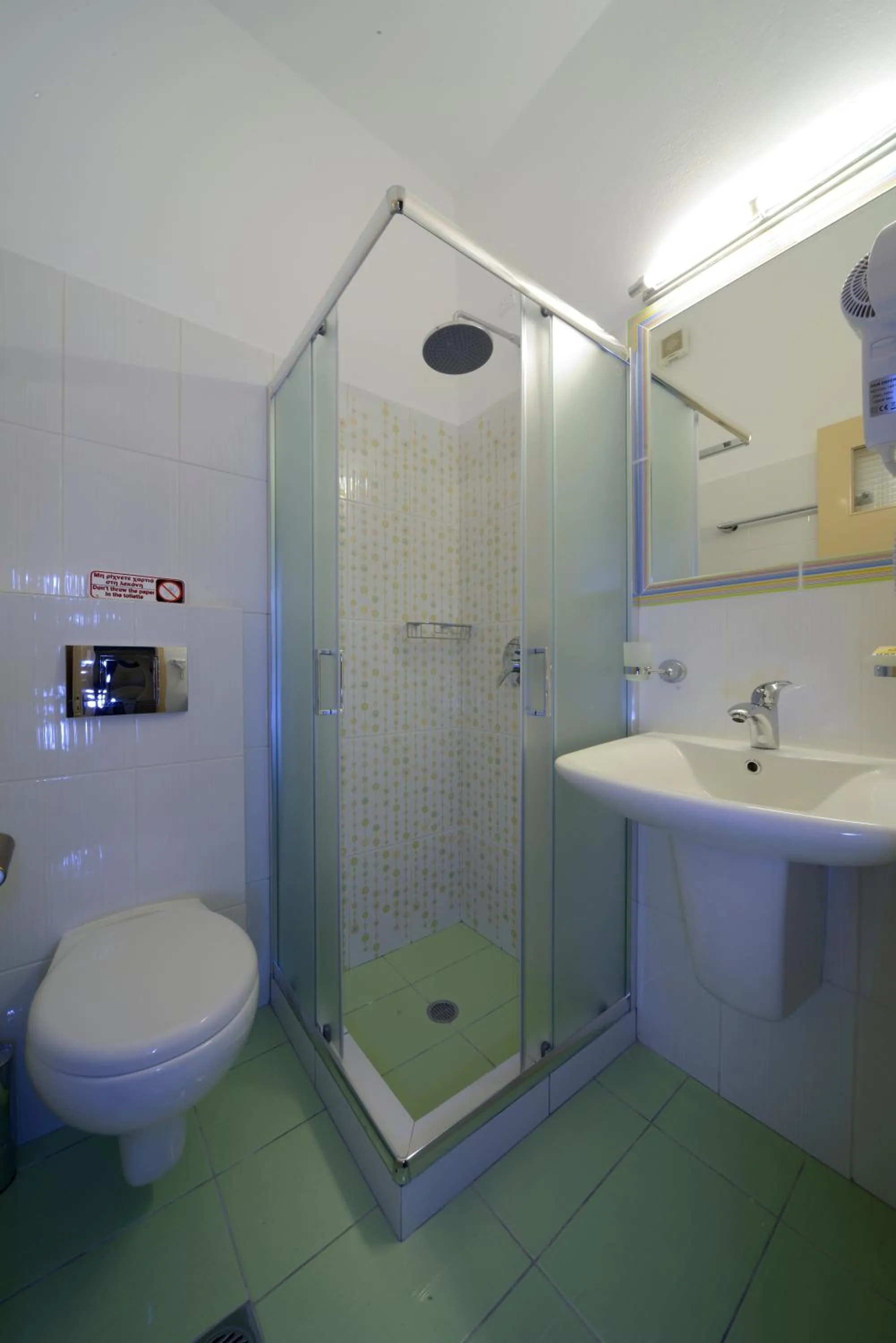 Shower in Pension Votsi