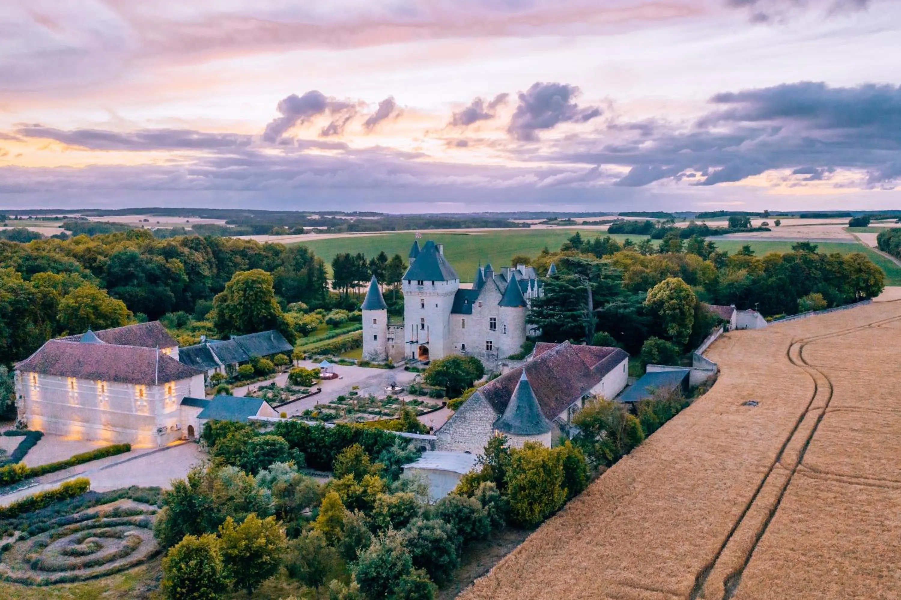 Natural landscape in Hôtel du Château du Rivau