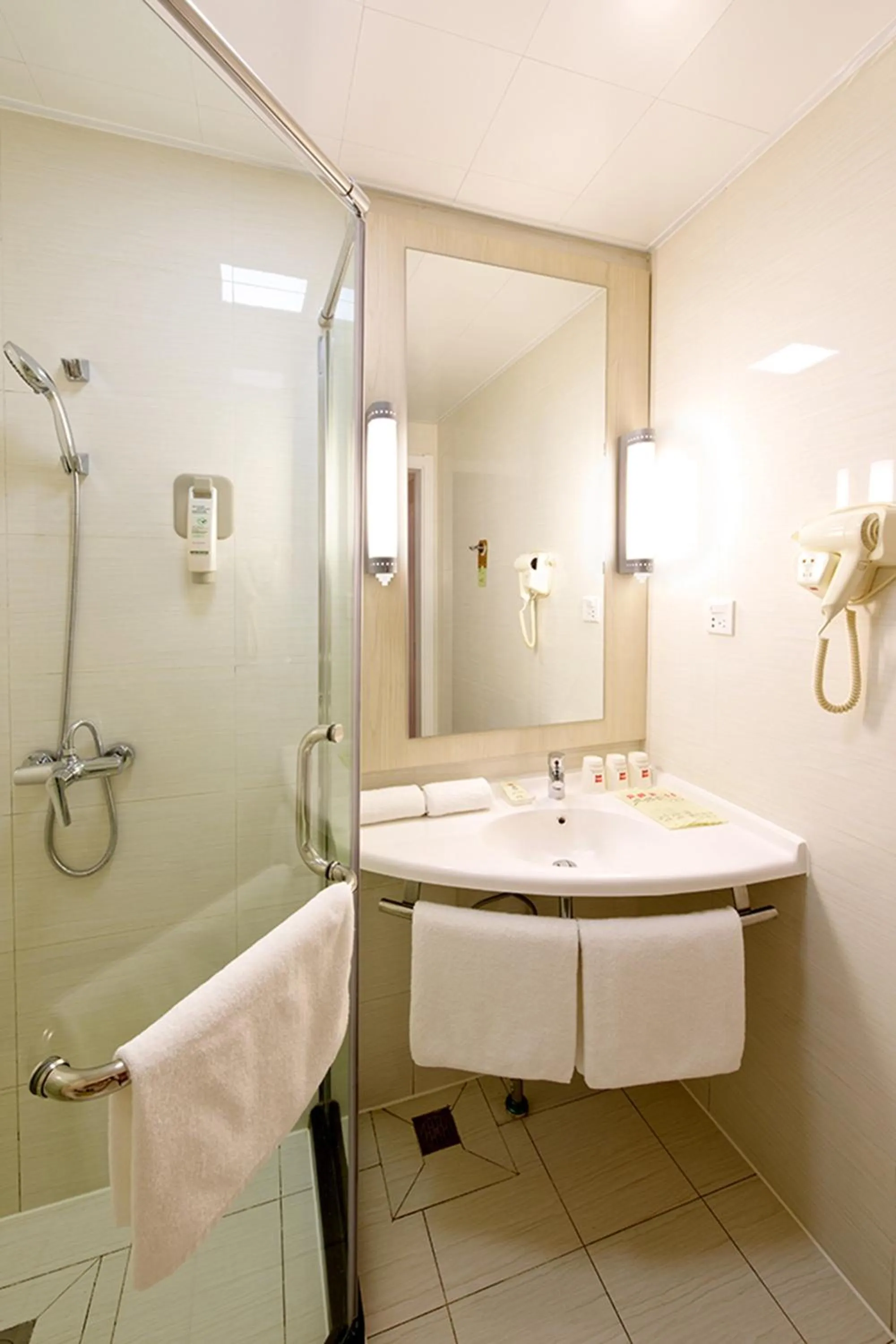 Bathroom in Ibis Beijing Dongdaqiao