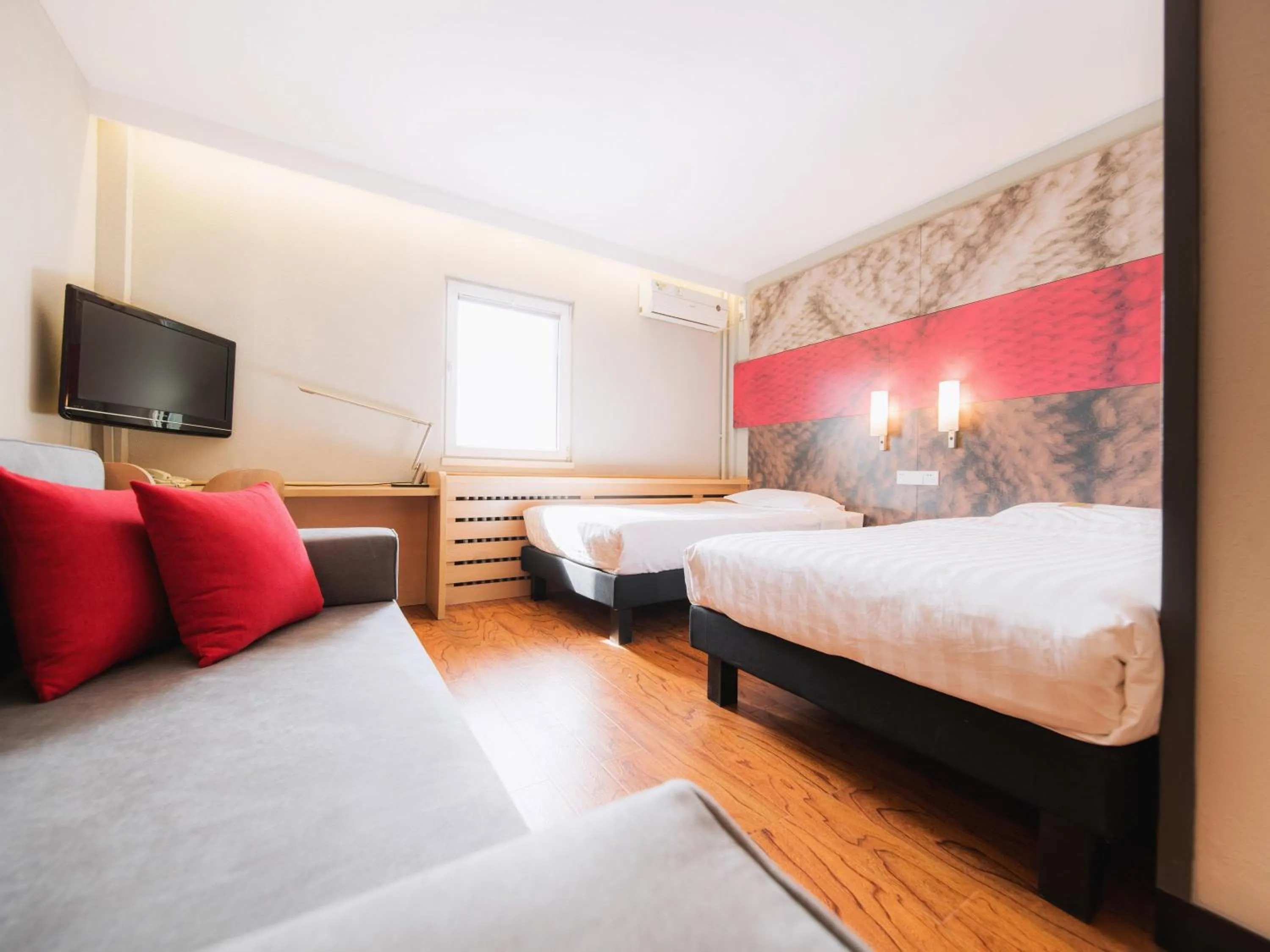 Bedroom in Ibis Beijing Dongdaqiao