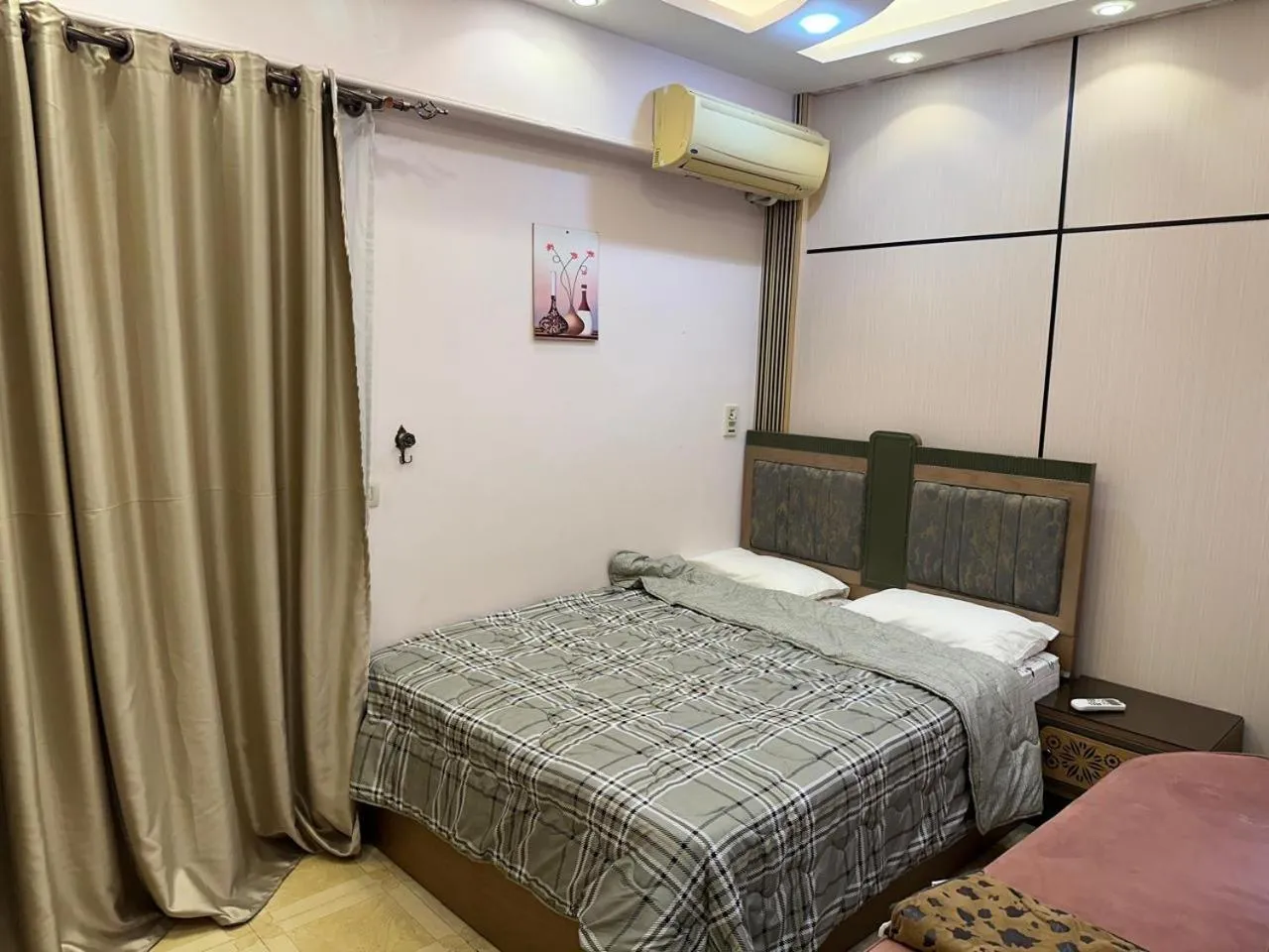 Bed in La Sirena Villa for Families only