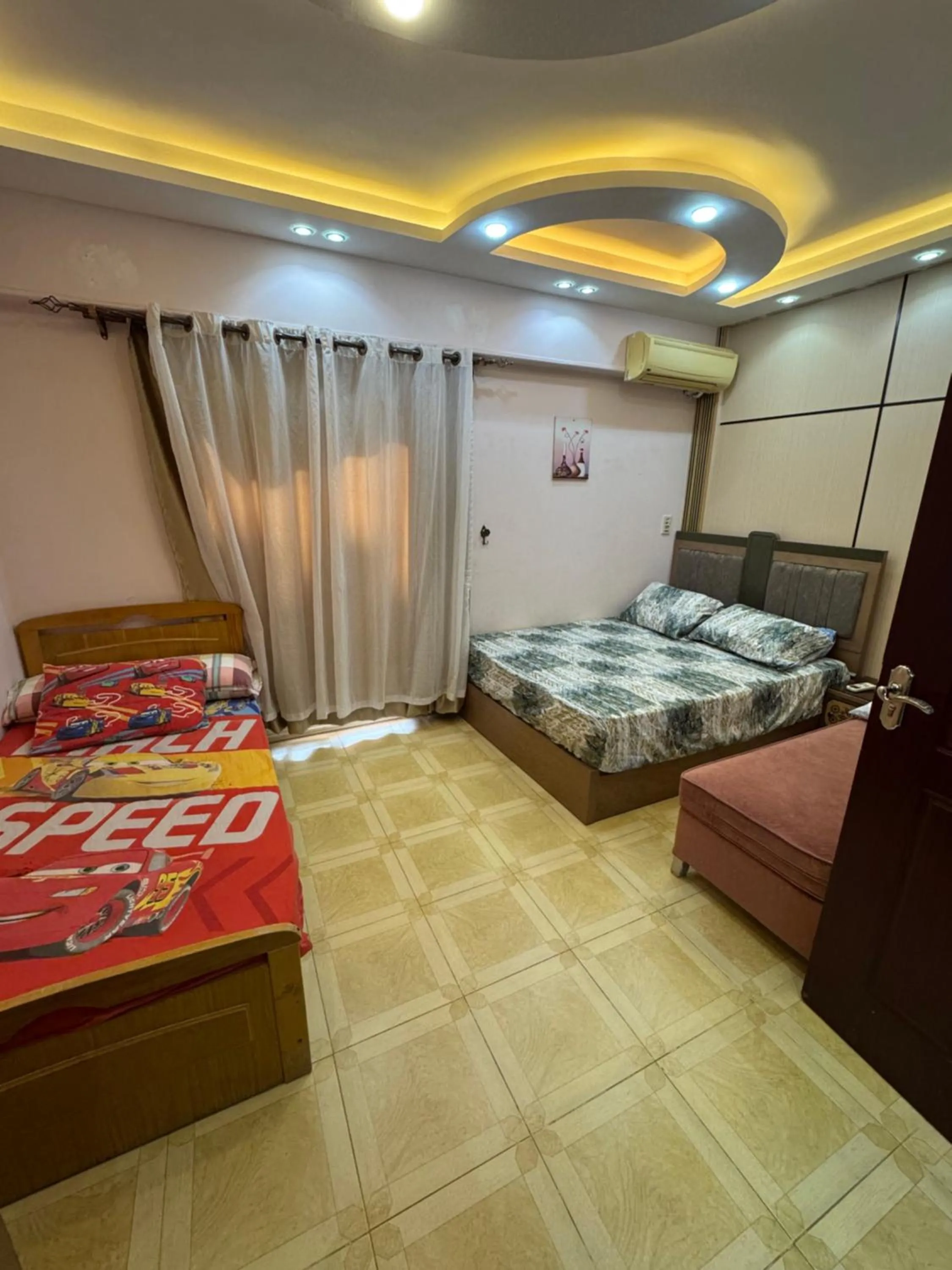 Bed in La Sirena Villa for Families only