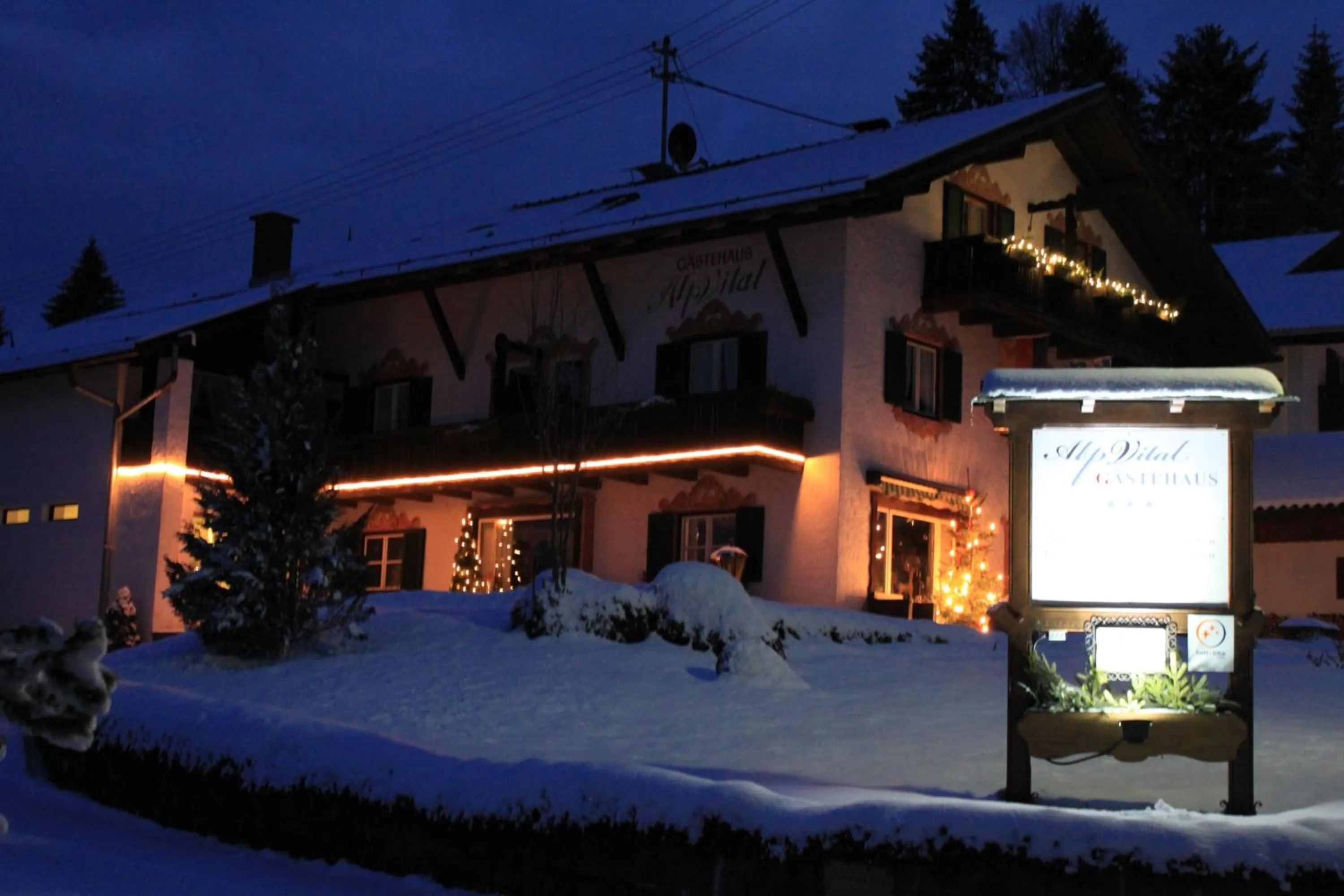 Facade/entrance in Gästehaus Alpvital