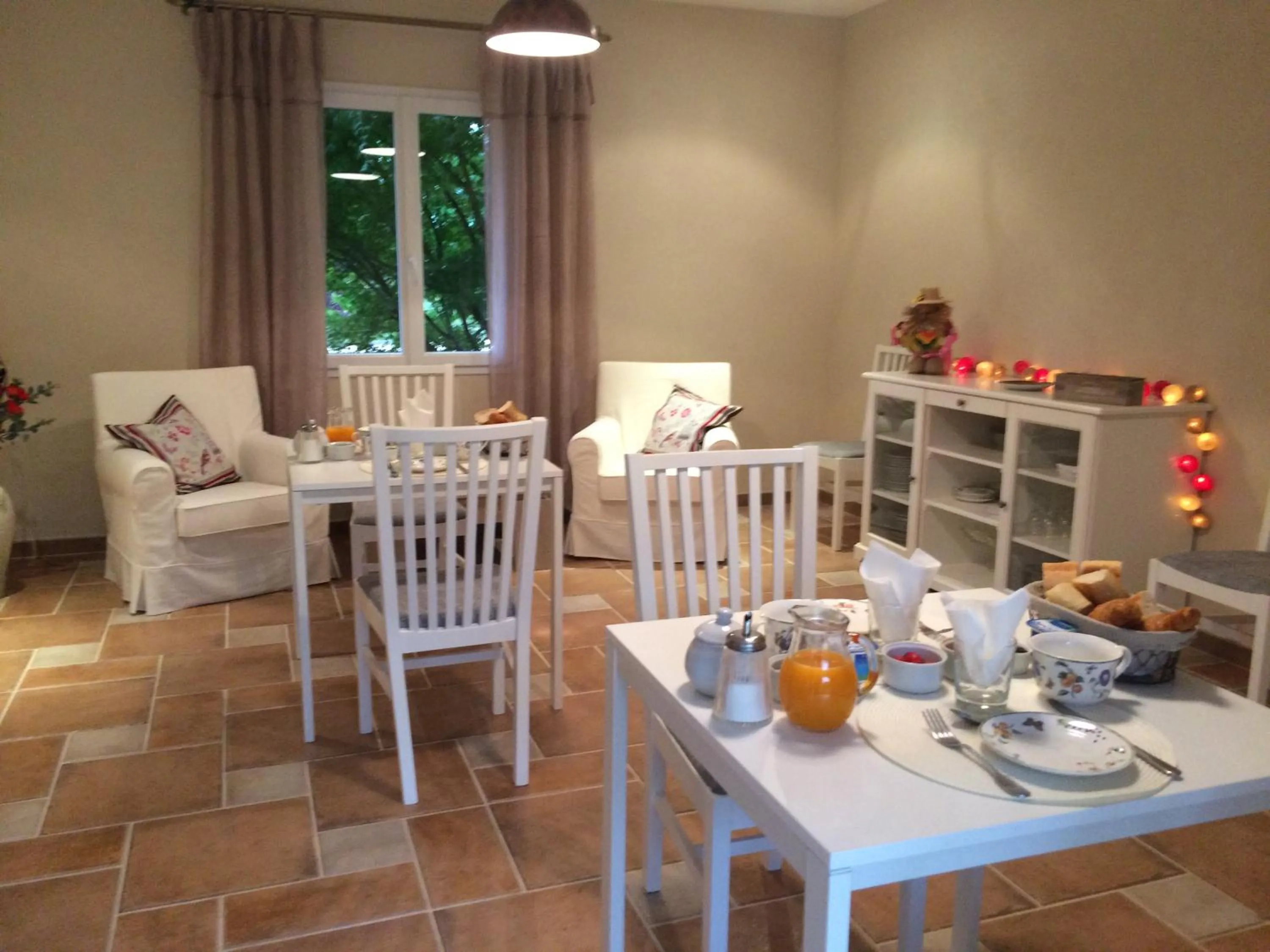 Continental breakfast in Les Chenes Rouges