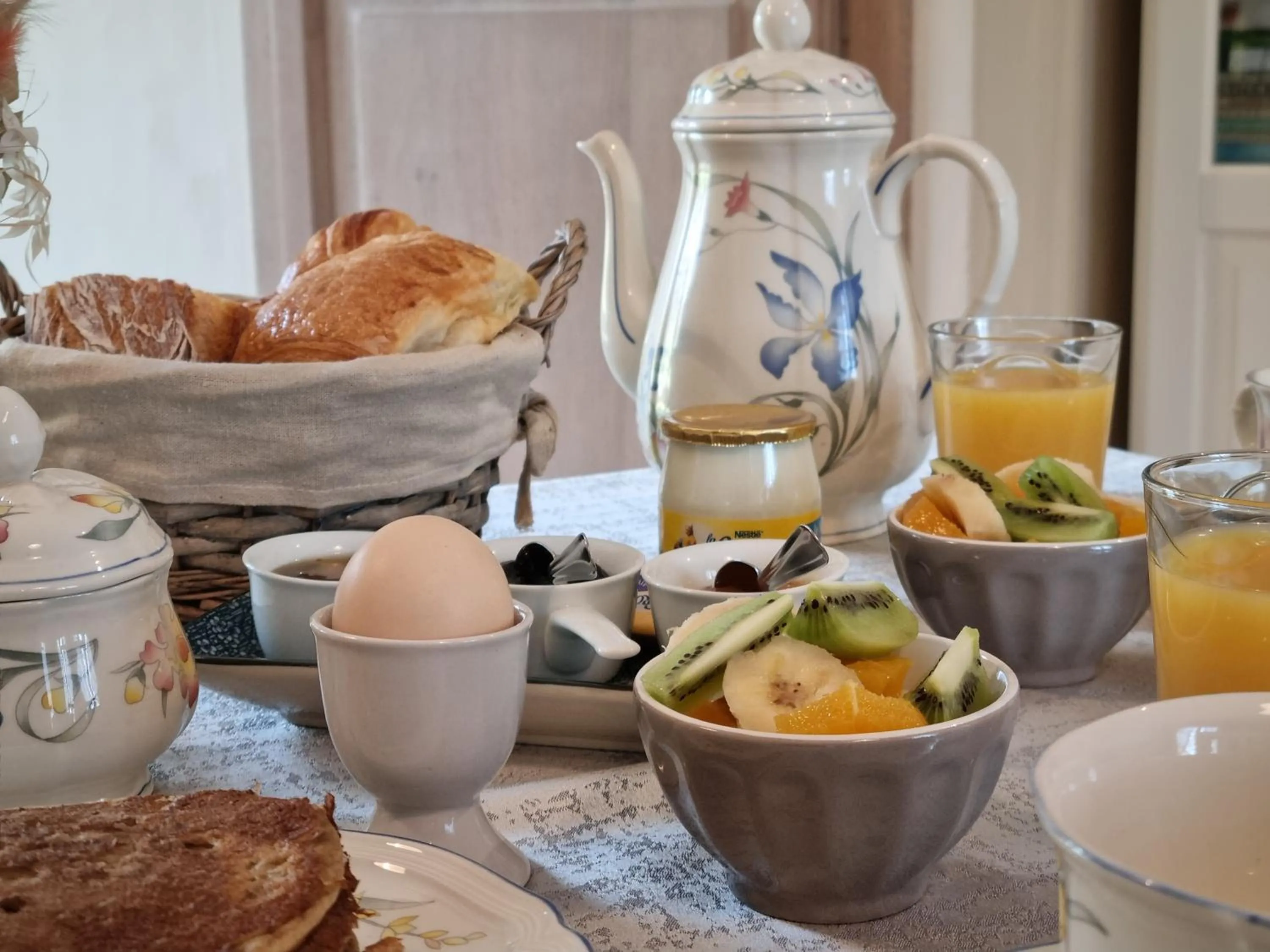 Breakfast in Les Chenes Rouges