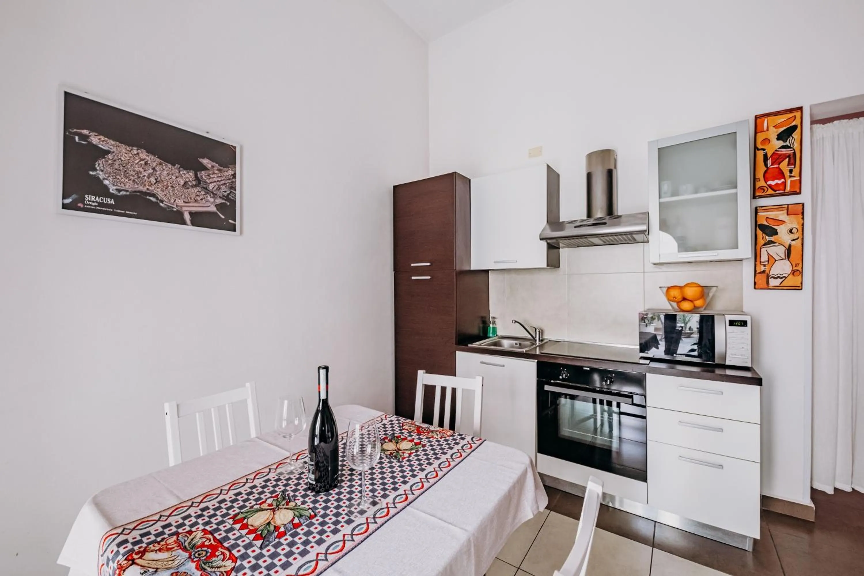 Kitchen or kitchenette in Kyanos Residence