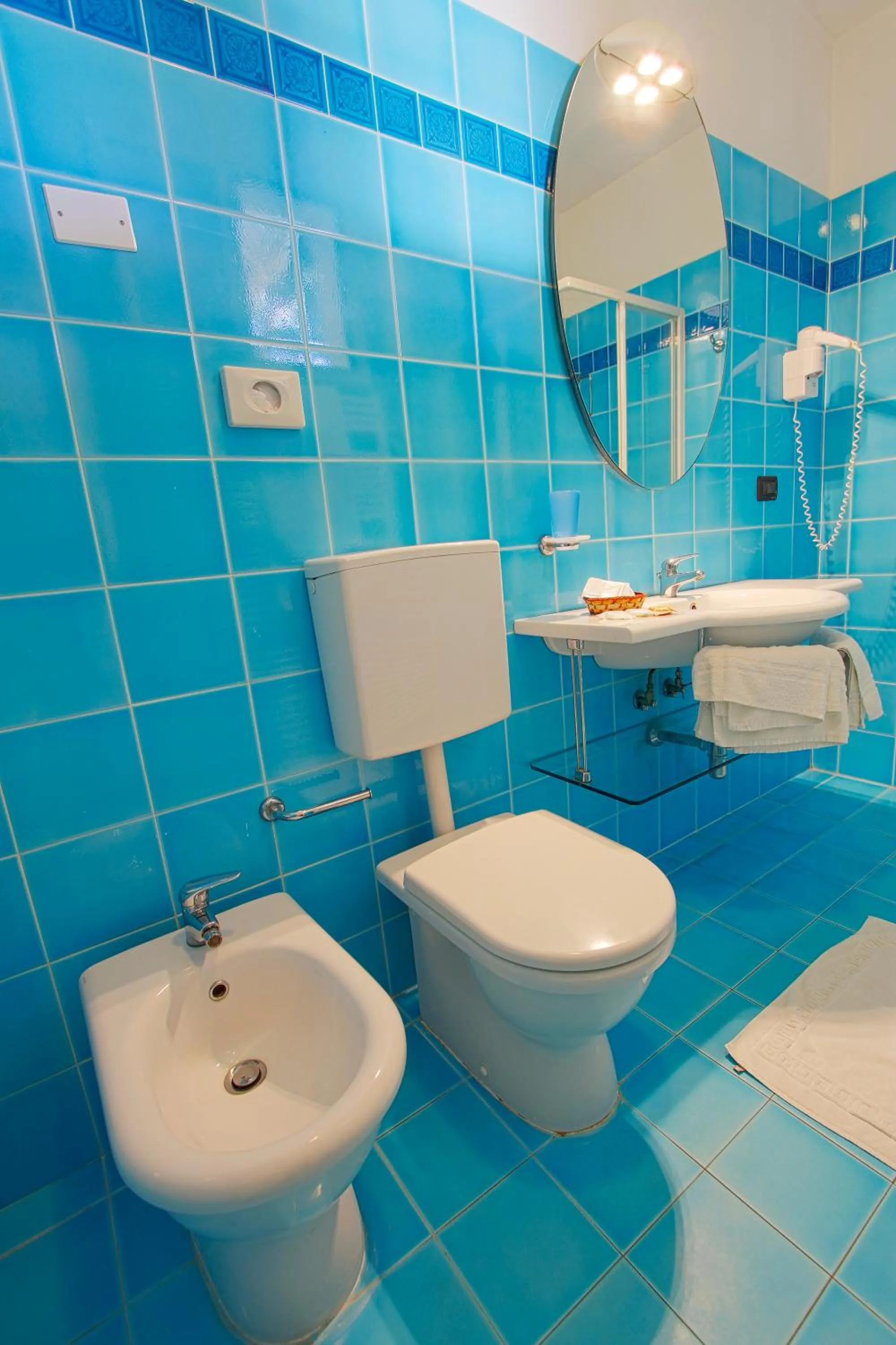 Bathroom in Hotel Flora