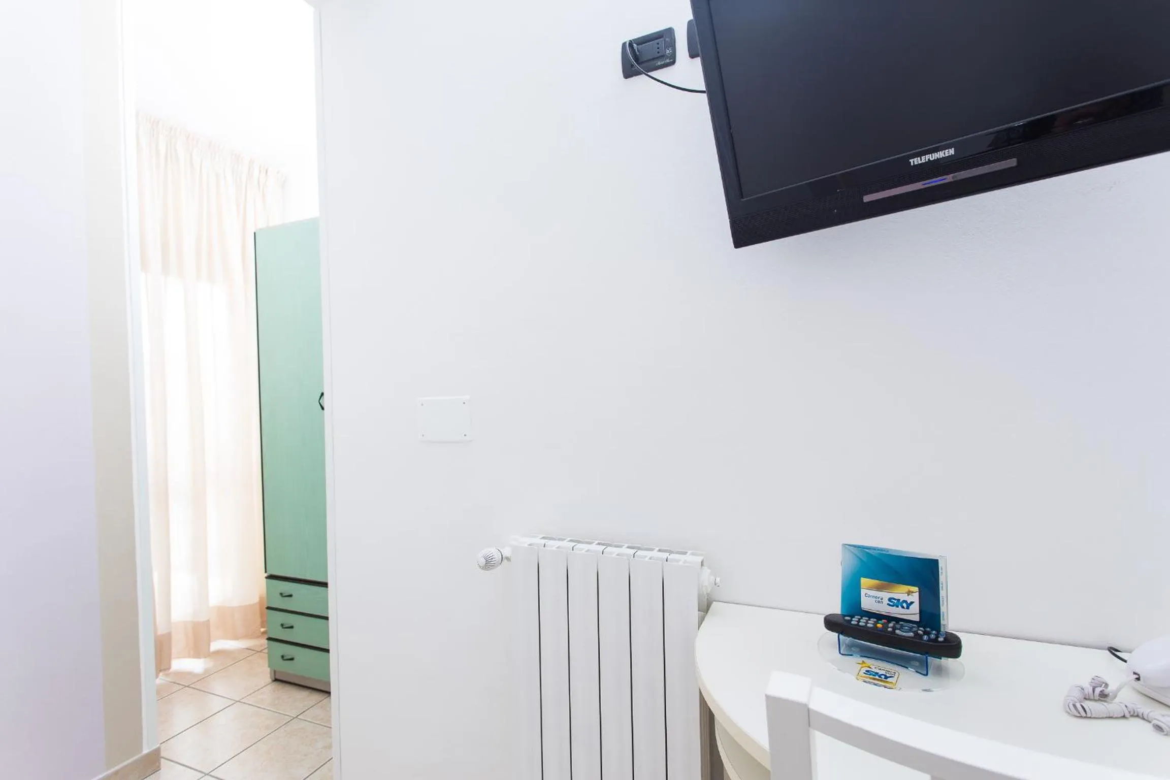 TV and multimedia in Hotel Flora