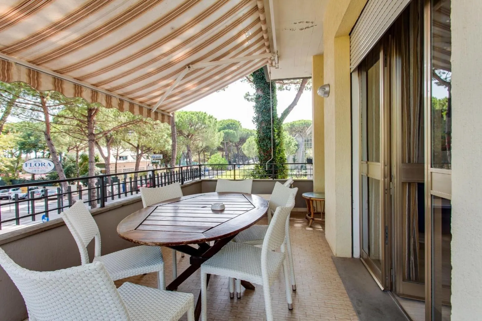 Balcony/Terrace in Hotel Flora
