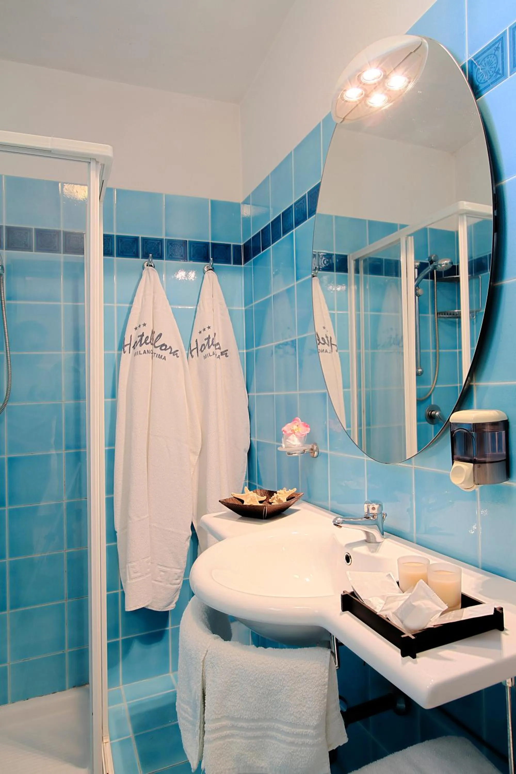 Bathroom in Hotel Flora