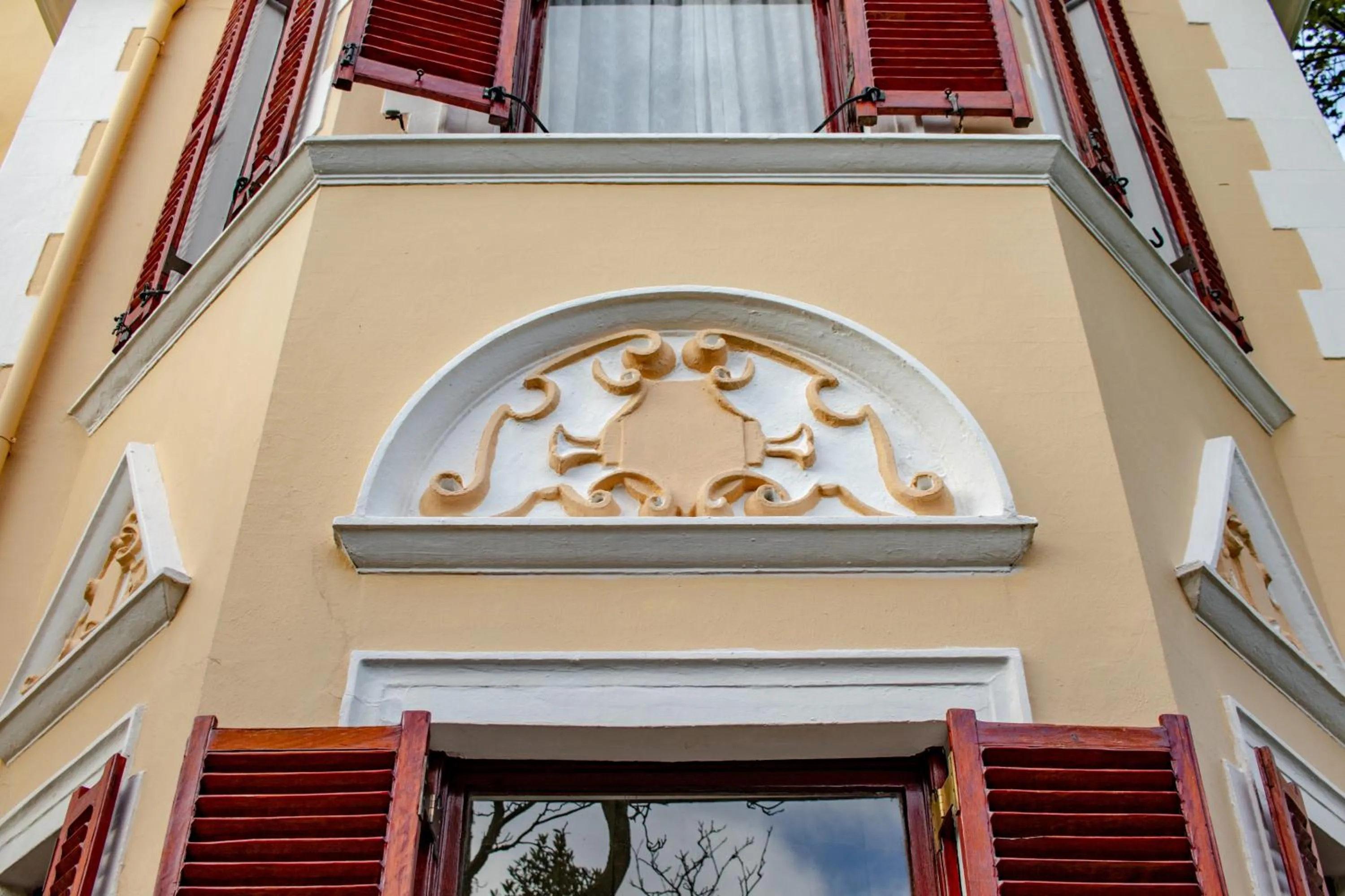 Facade/entrance in Carmichael House Boutique Hotel