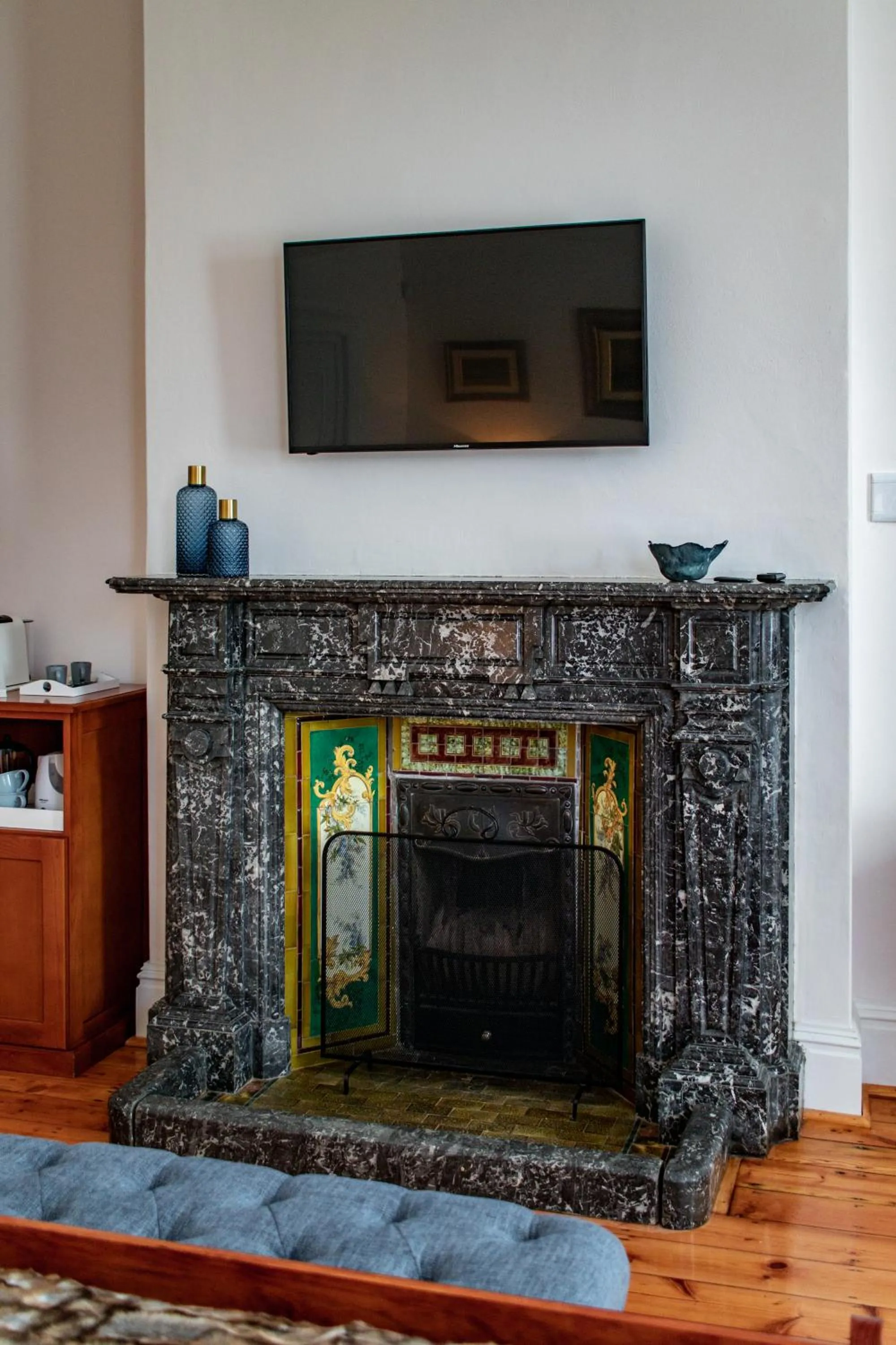 TV and multimedia in Carmichael House Boutique Hotel