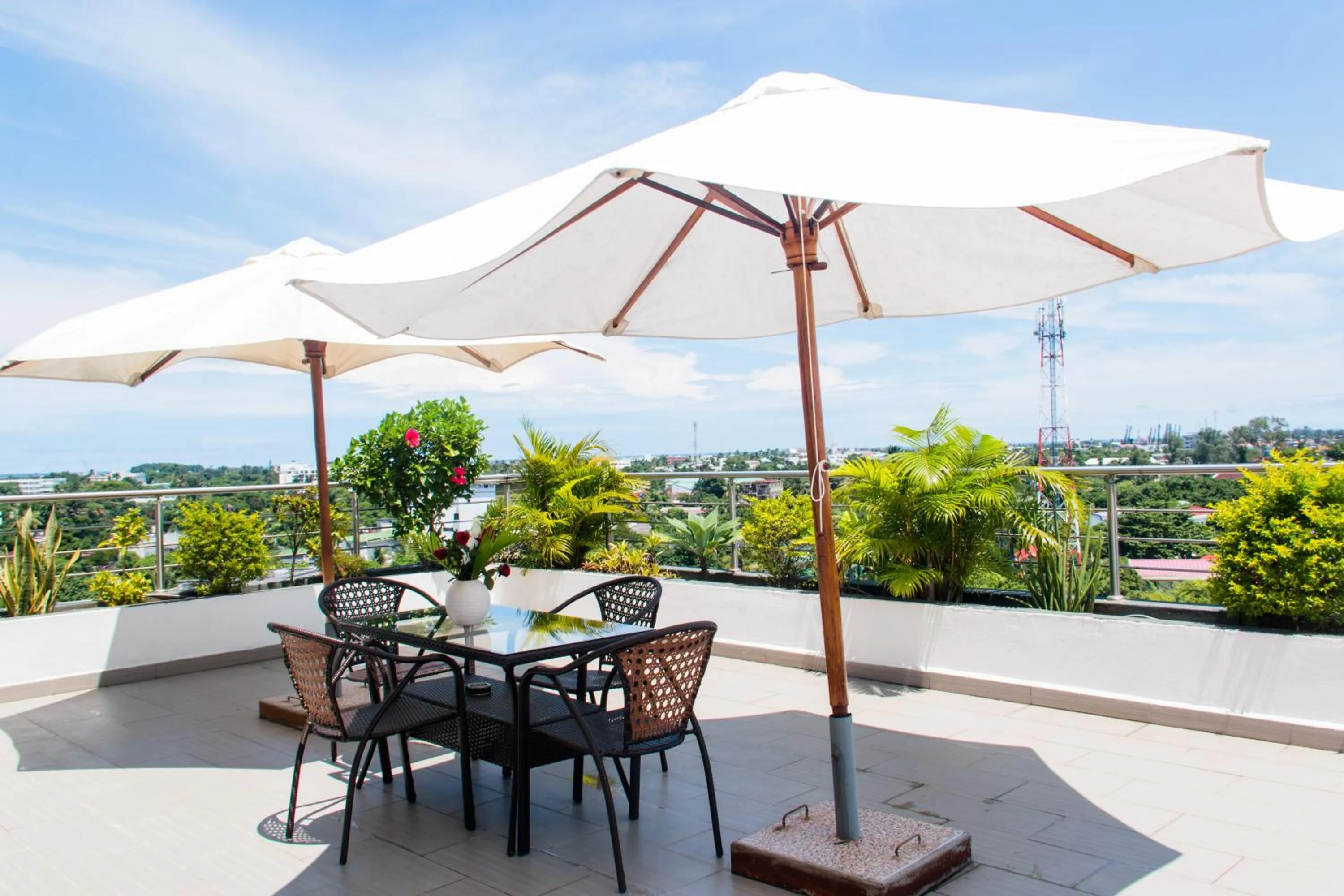 Patio in The Streamliner Hotel Apartment