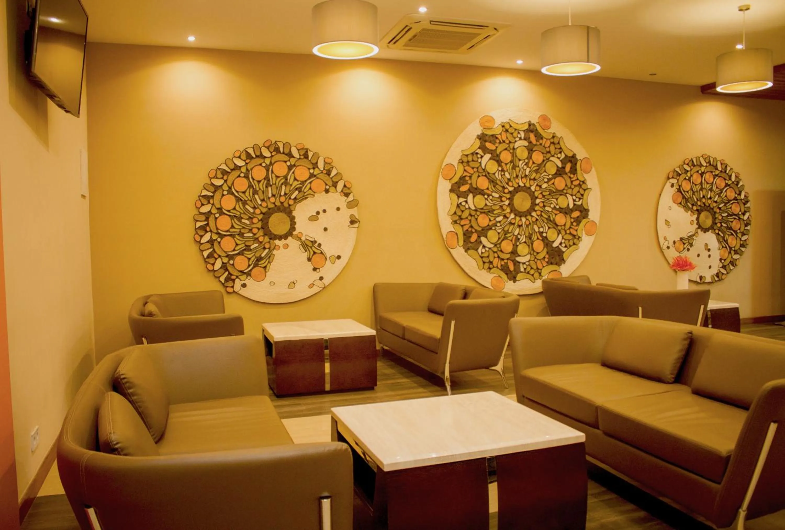 Lobby or reception in The Streamliner Hotel Apartment