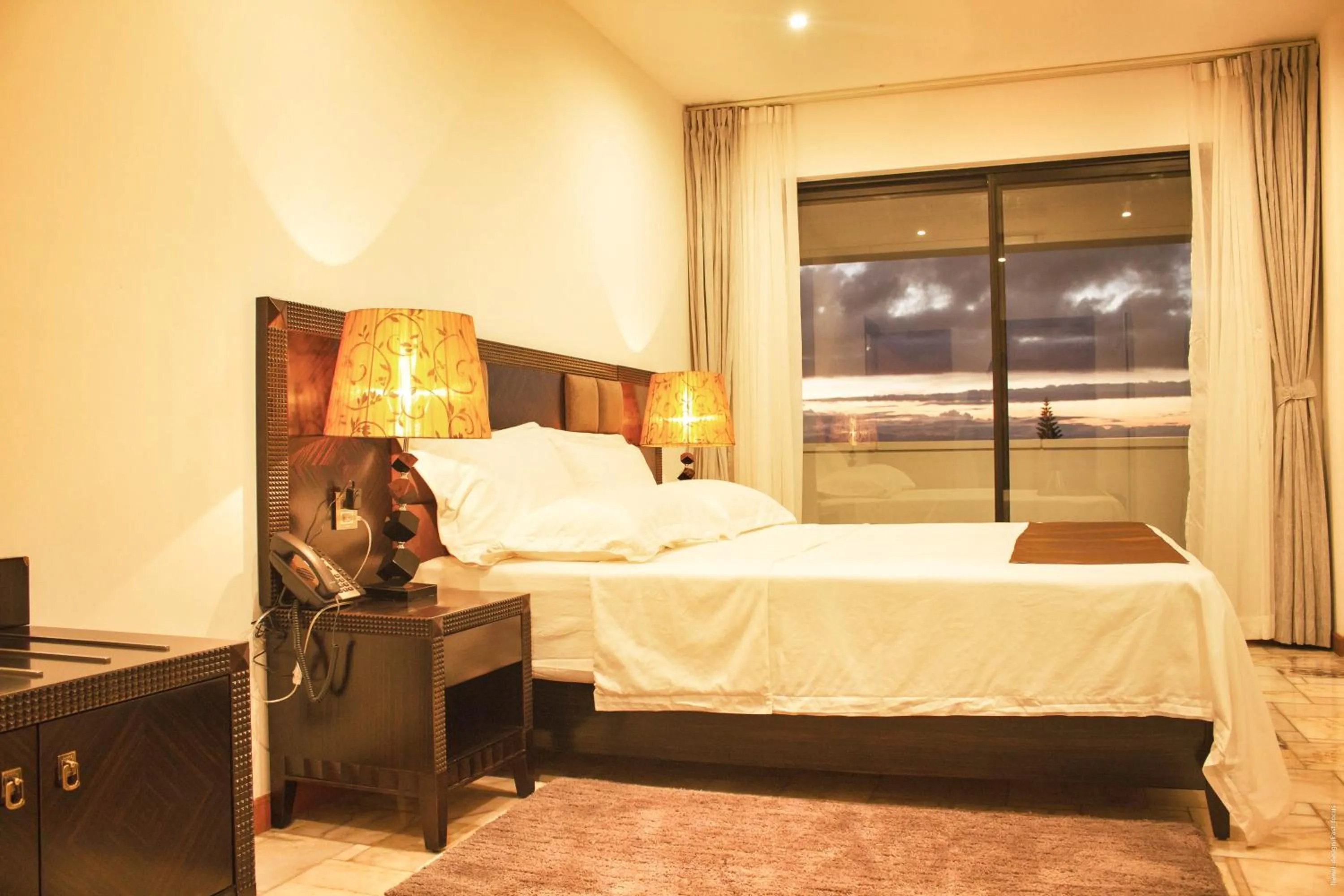 Decorative detail, Bed in The Streamliner Hotel Apartment