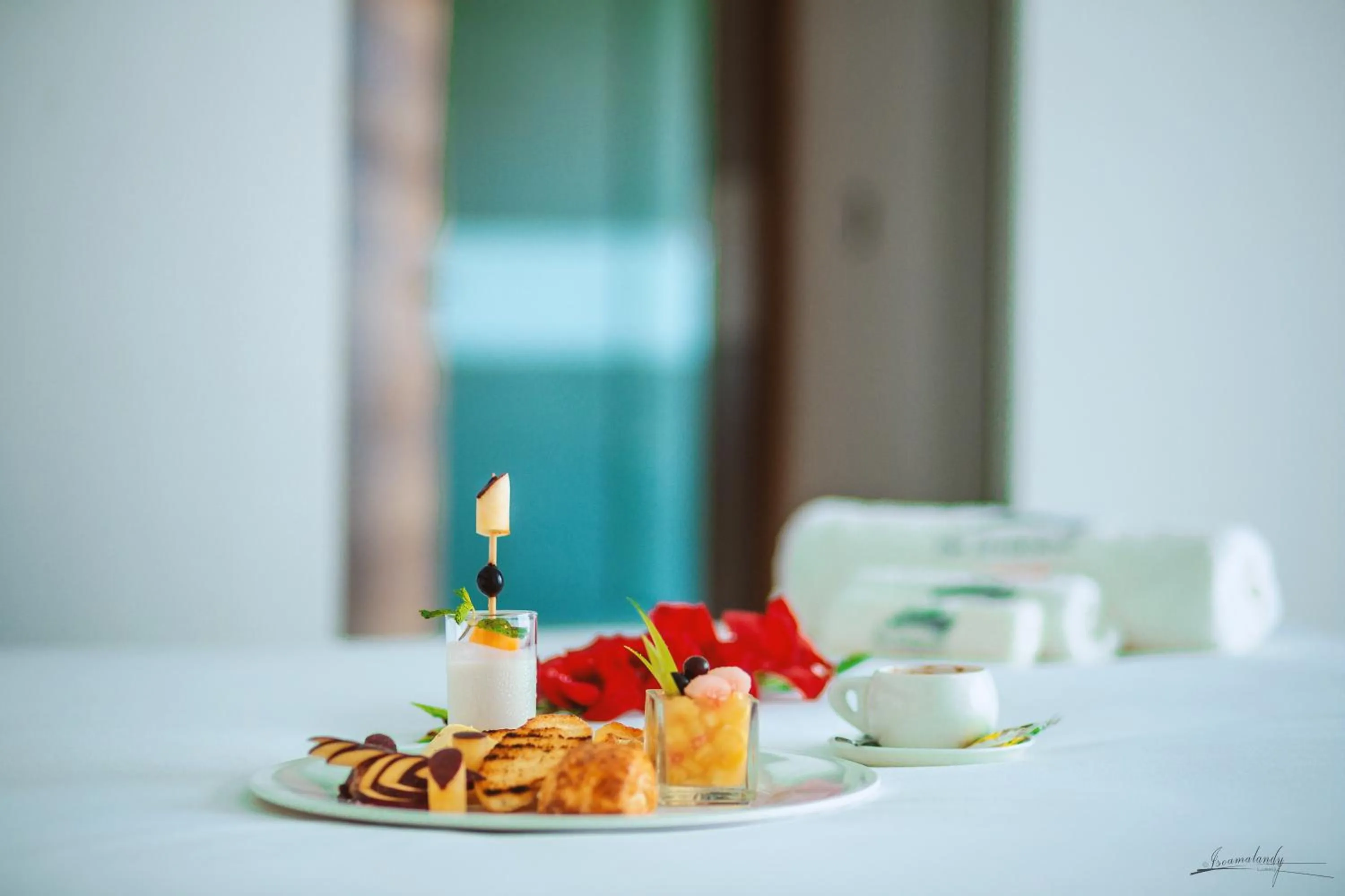 Continental breakfast in The Streamliner Hotel Apartment