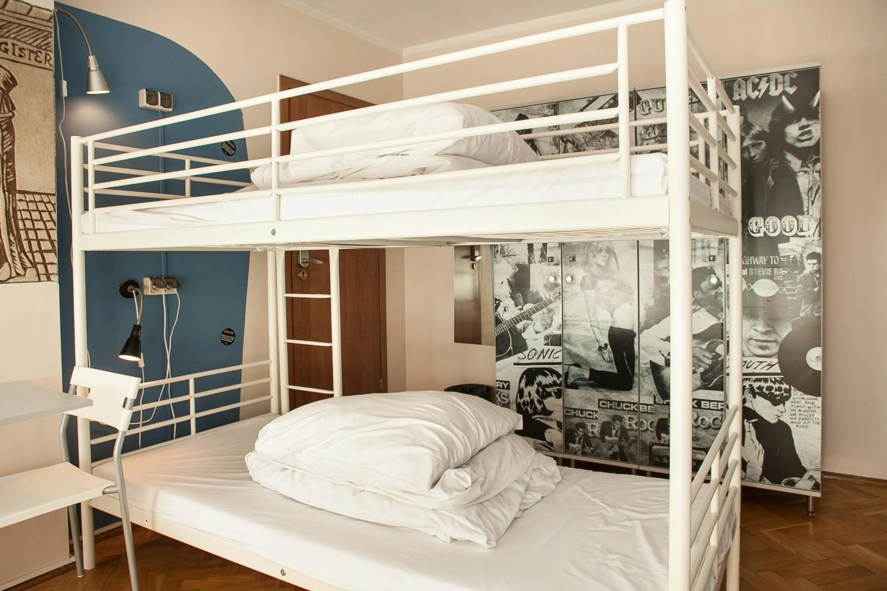 Bed in 8-Bed Dormitory Room in La Guitarra Hostel Gdańsk