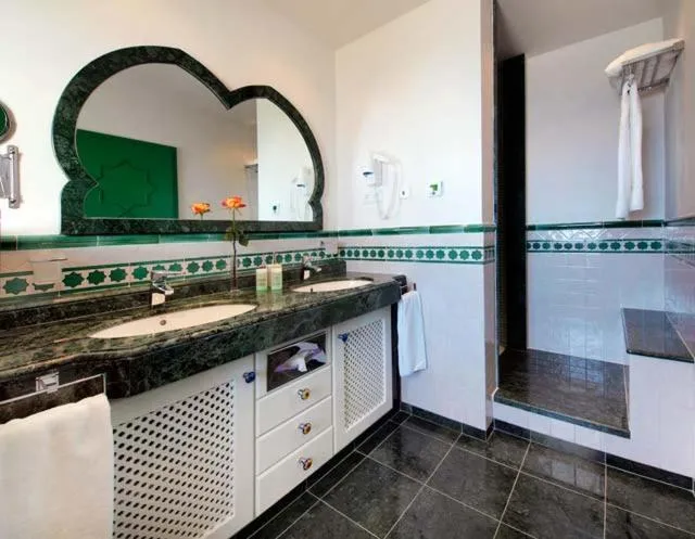 Shower in Villa Esmeralda