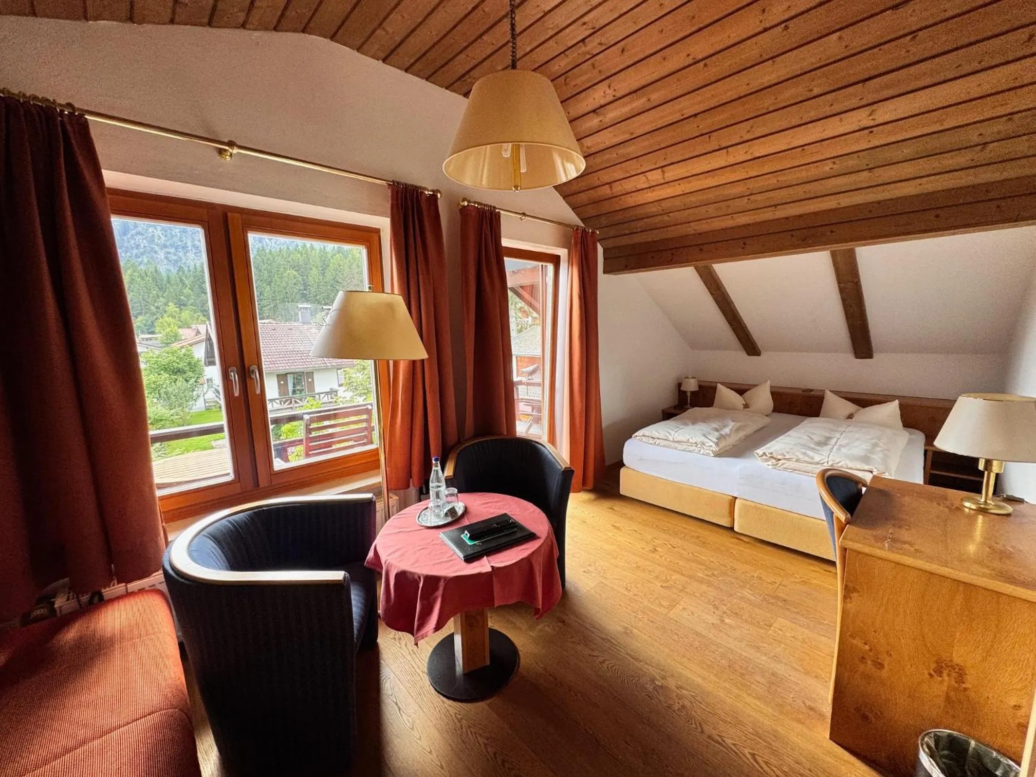 Photo of the whole room, Bed in Hotel Garni Otto Huber