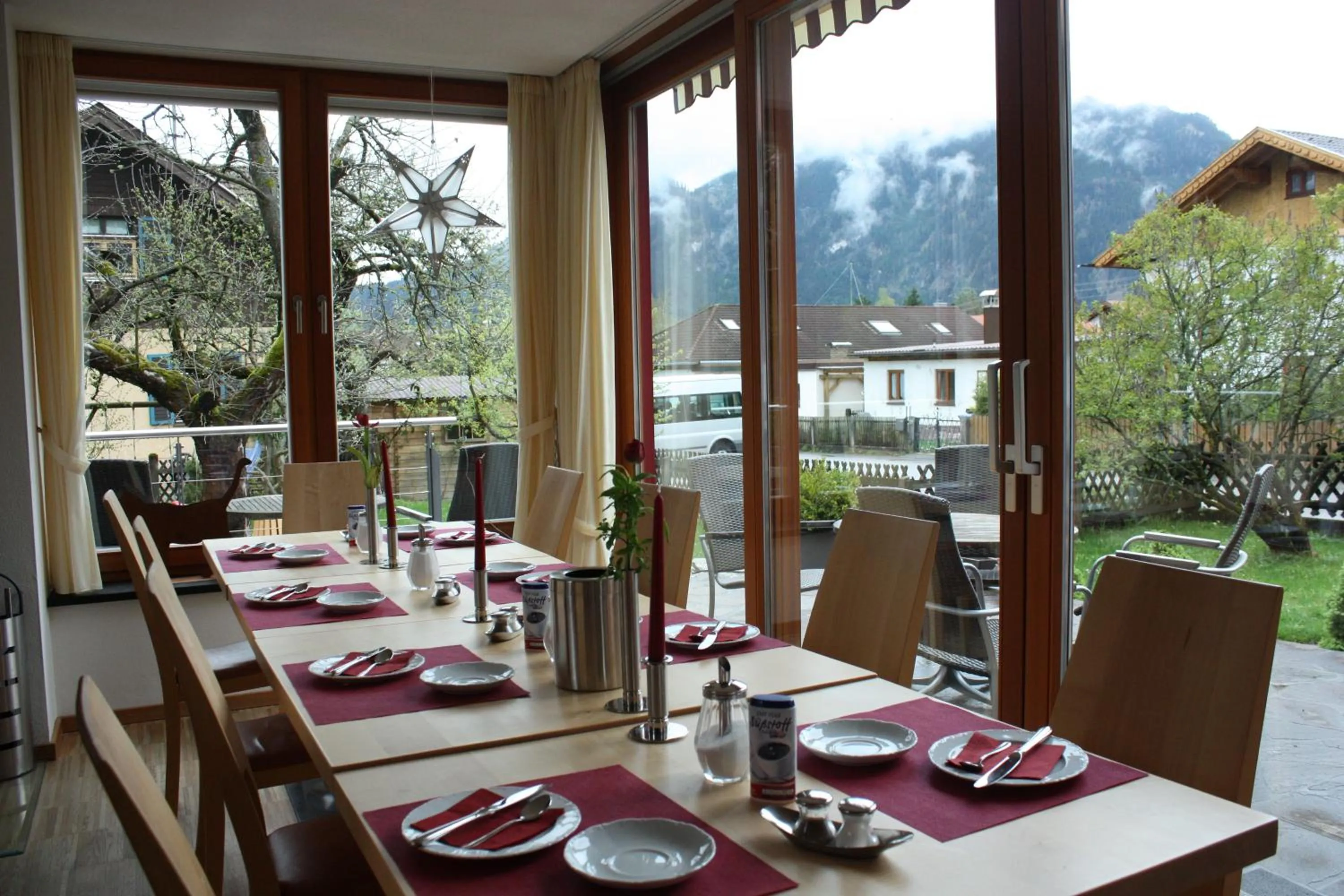 Restaurant/places to eat in Hotel Garni Otto Huber