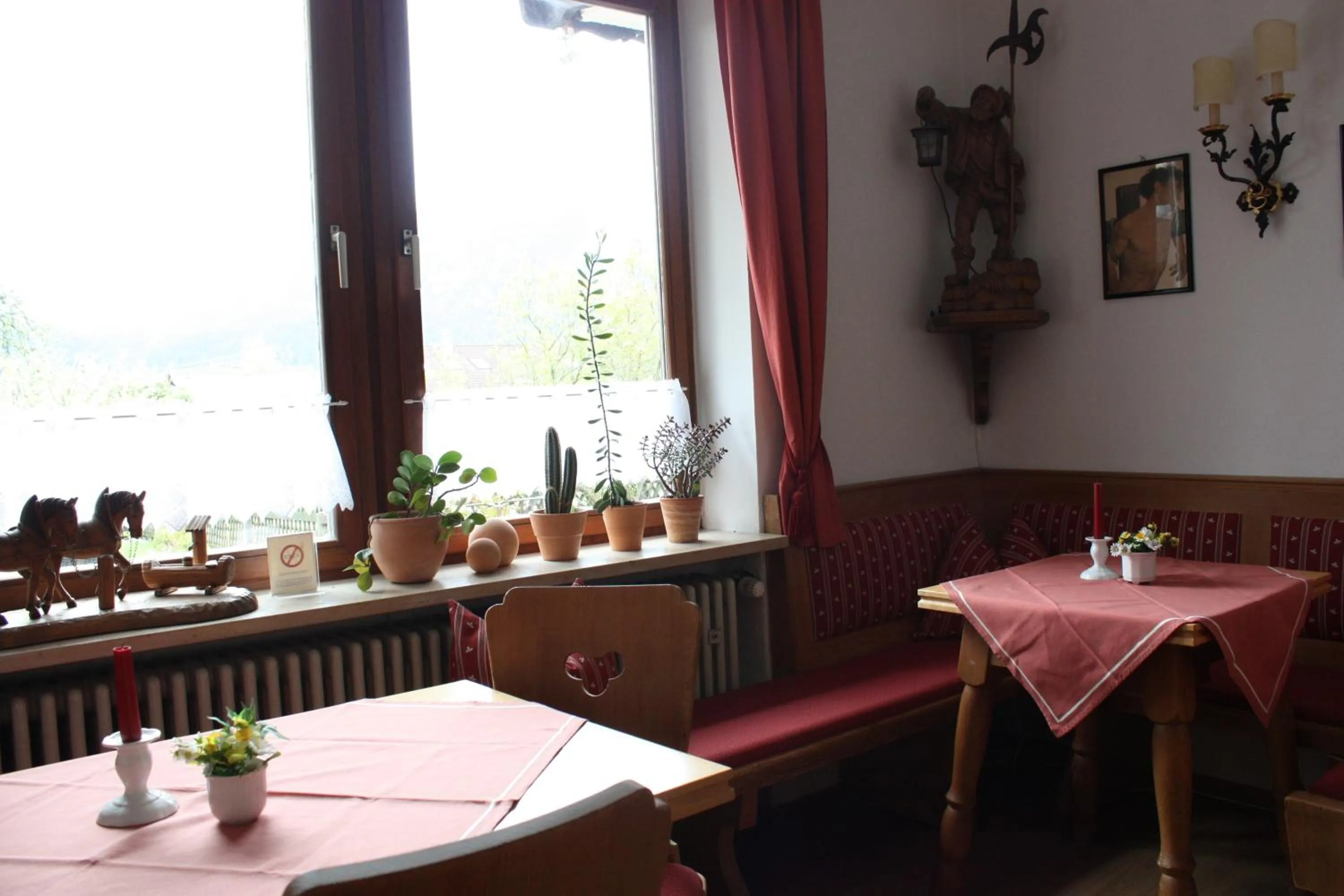 Restaurant/places to eat in Hotel Garni Otto Huber