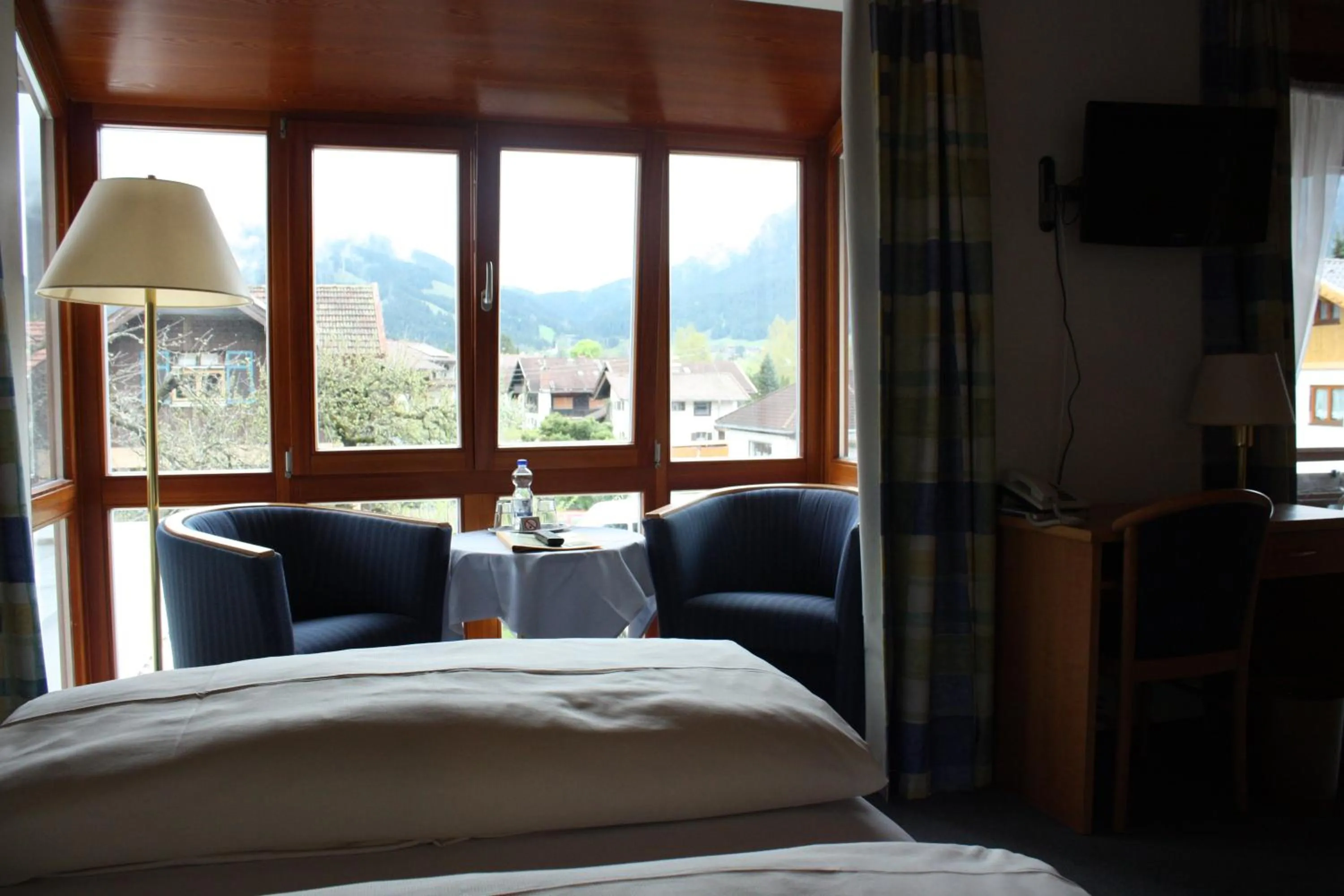 Seating area, Bed in Hotel Garni Otto Huber