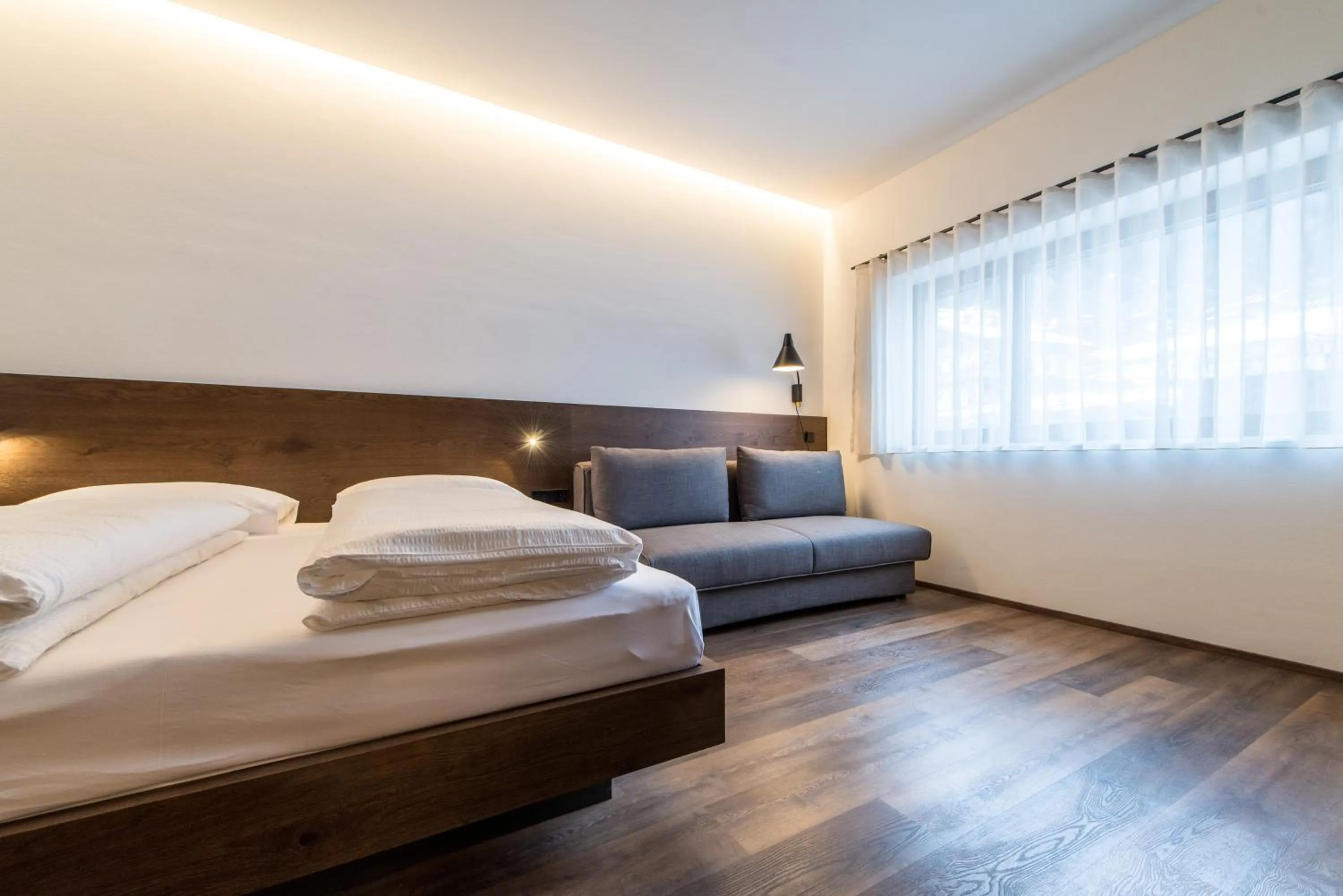 Bedroom, Bed in Mountain Residence Montana