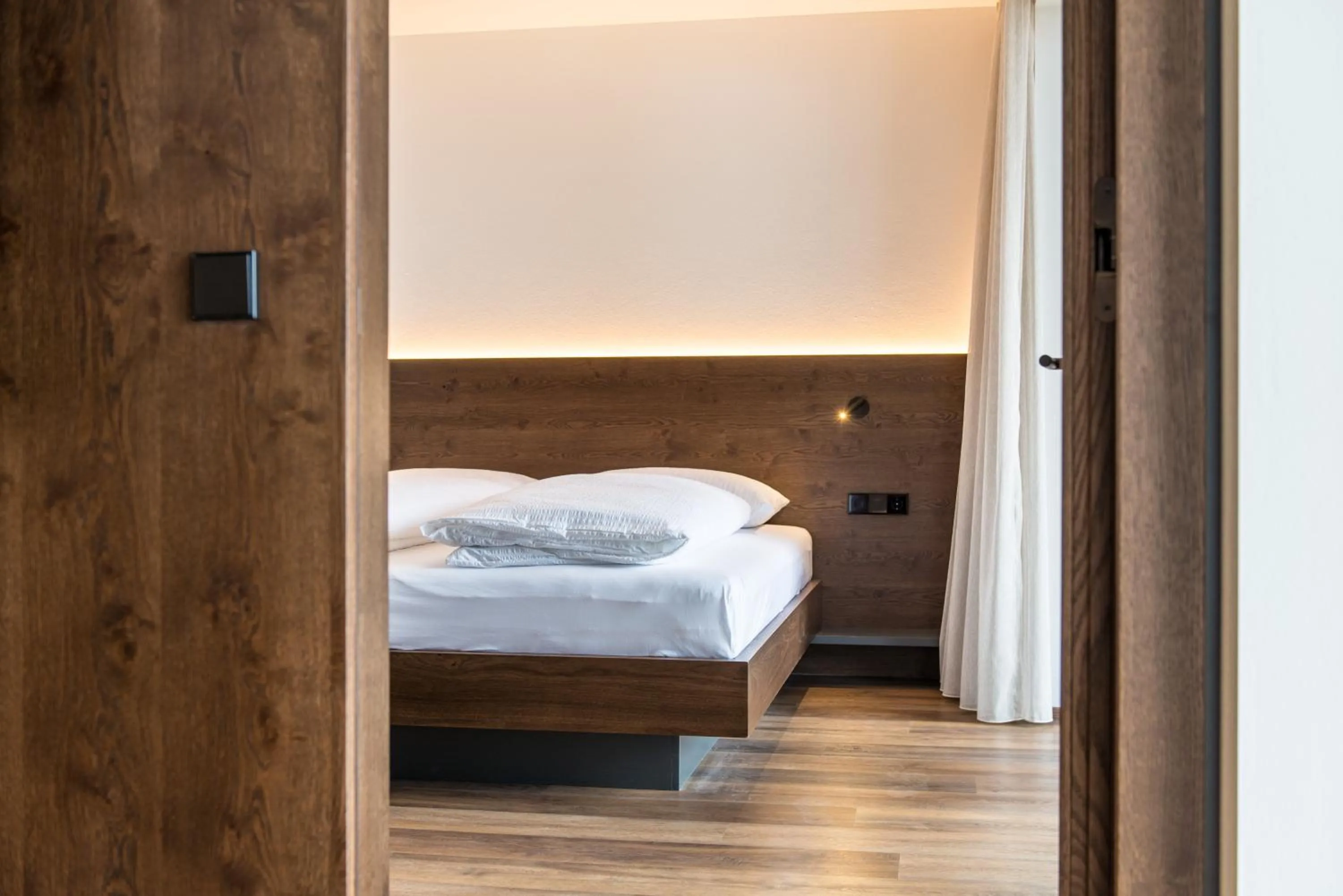 Bedroom, Bed in Mountain Residence Montana