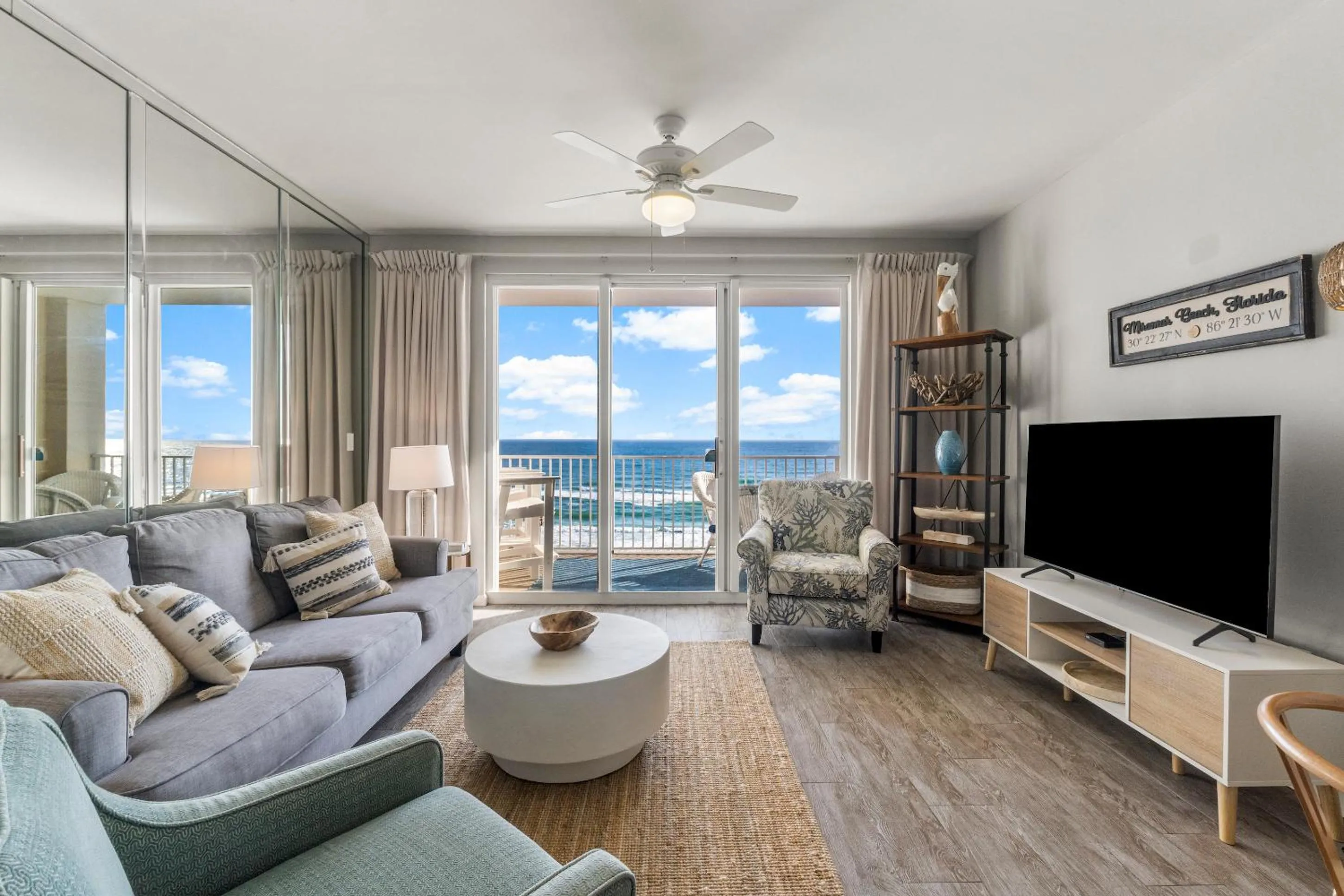 TV and multimedia in Majestic Sun Beach Resort by Panhandle Getaways